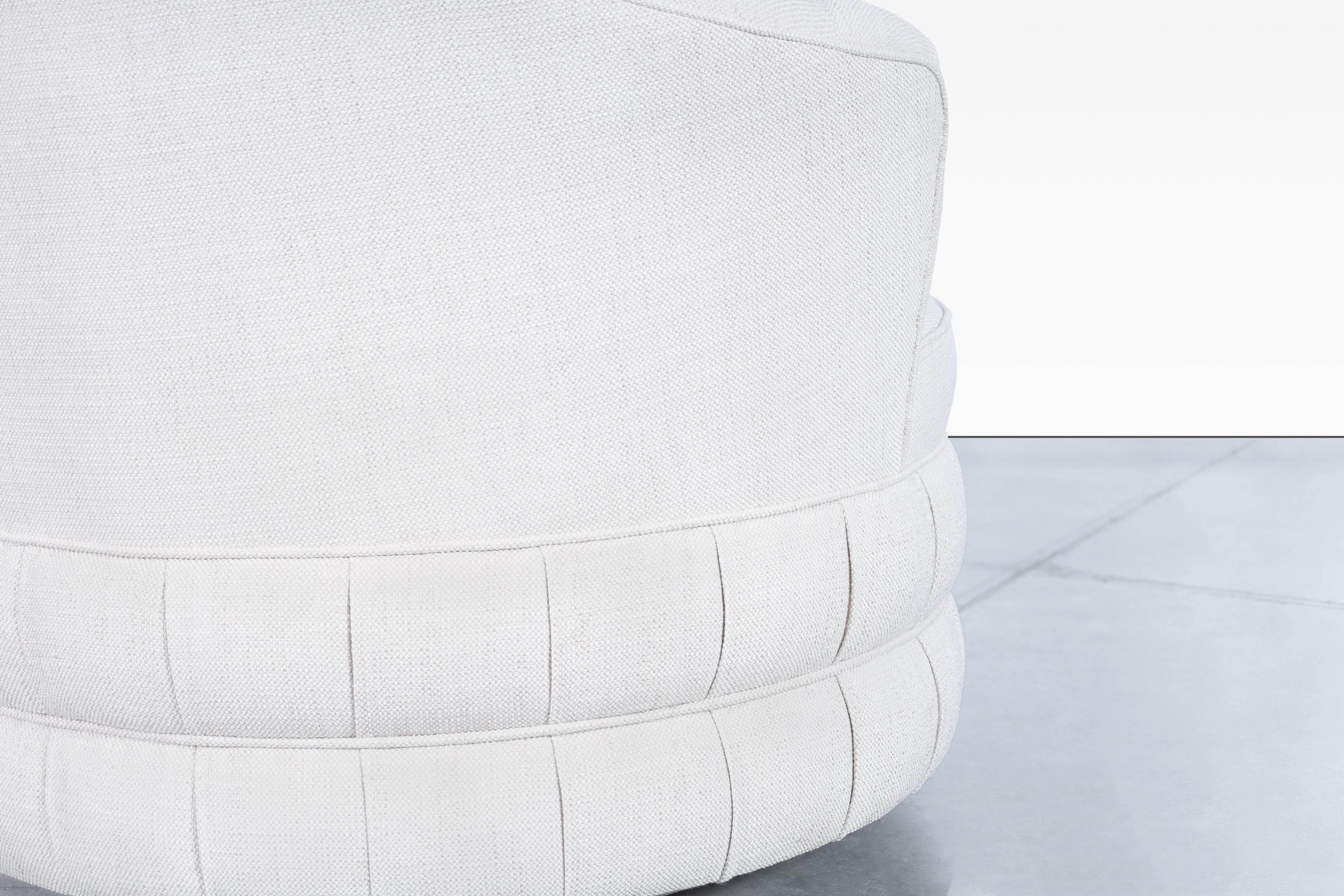 Chaises longues pivotantes à dossier Channel Modernity en vente 6