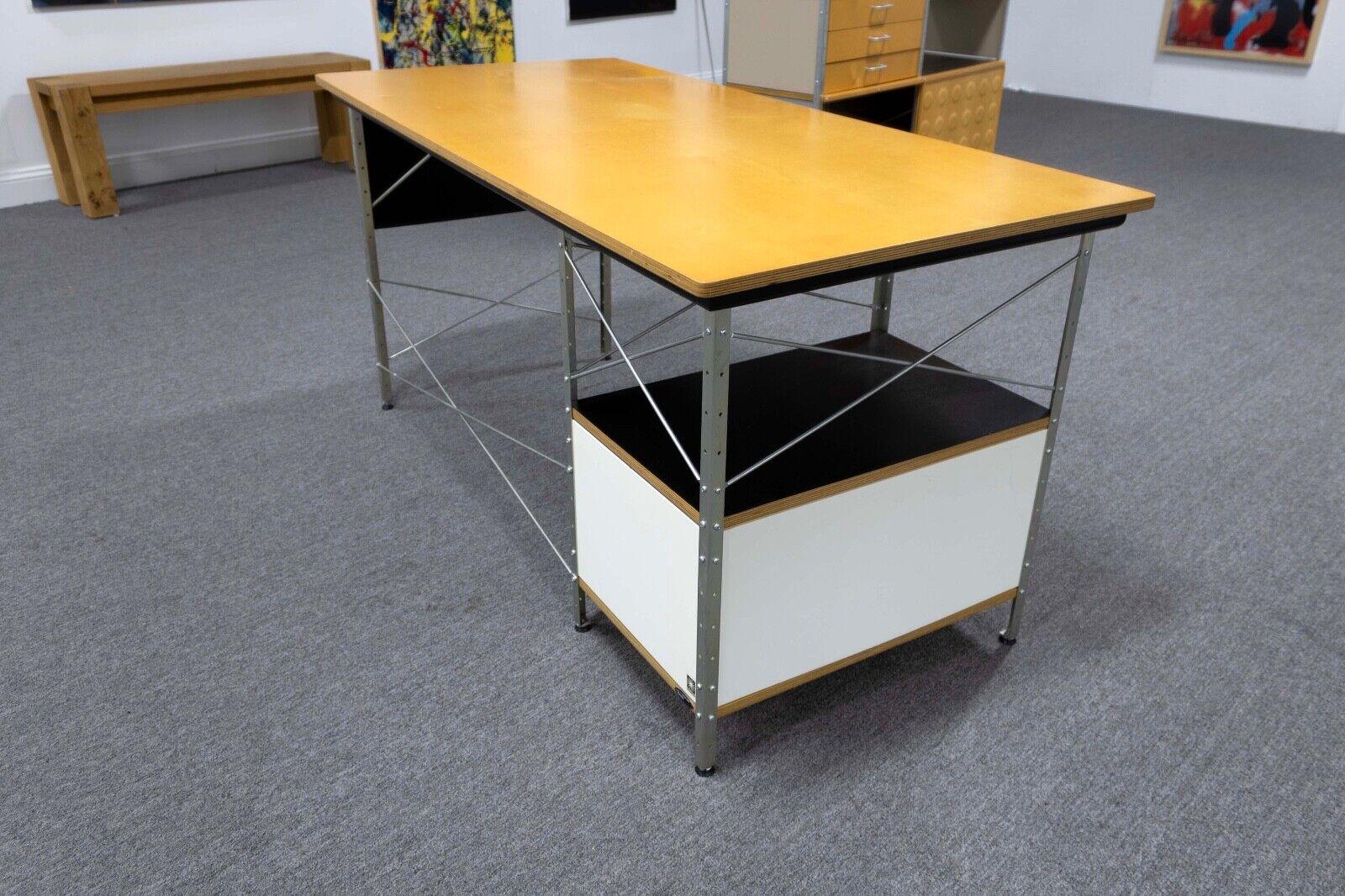 Mid Century Modern Charles and Ray Eames for Herman Miller Desk In Good Condition In Keego Harbor, MI