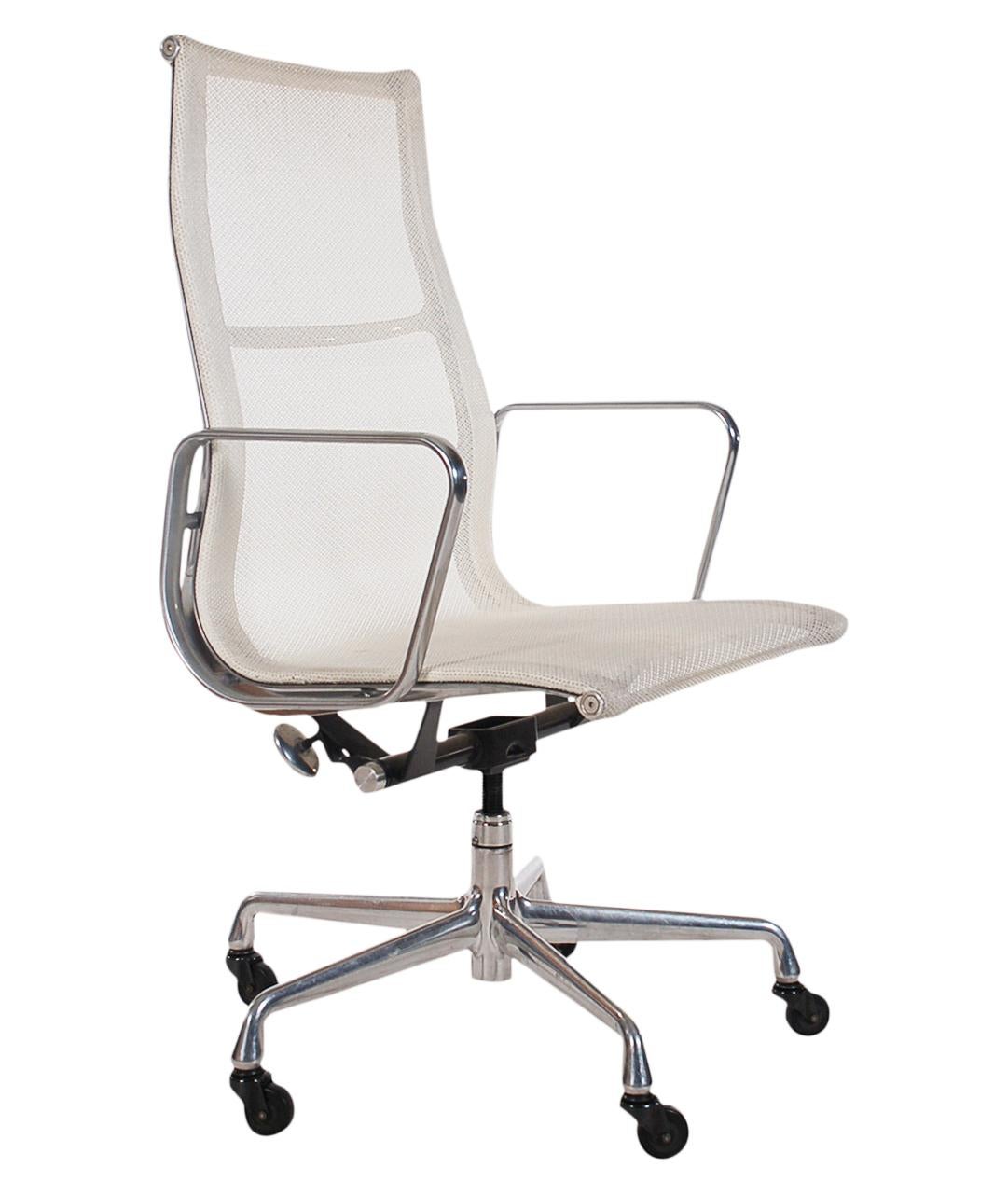 A Classic design by Charles Eames and produced by Herman Miller. This chair features an adjustable aluminum frame, casters for easy tasking, and a white mesh sling seating area. Extremely comfortable. We currently have 2 chairs in stock and they are