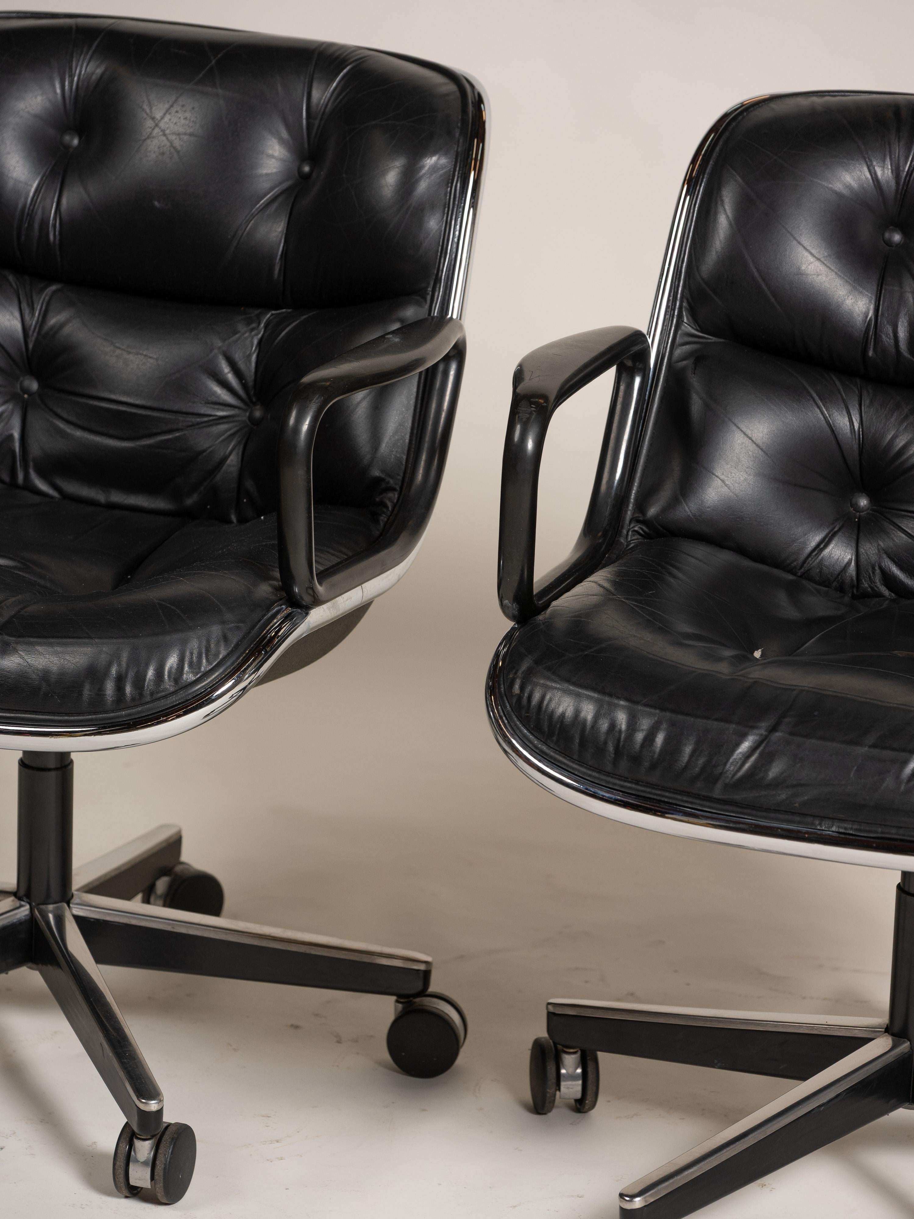 Charles Pollock/Knoll Chefsessel aus der Jahrhundertmitte, Schwarzes Leder, USA (Poliert) im Angebot