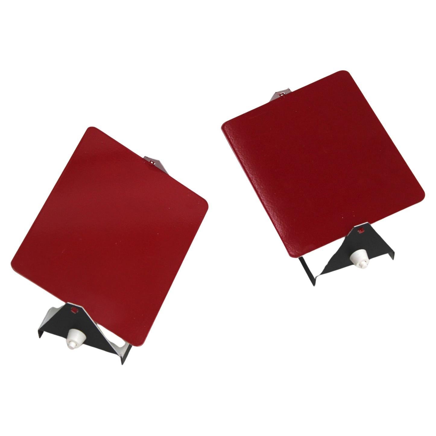 Charlotte Perriand Mod. mi-siècle moderne Paire d
appliques françaises rouges CP1 en vente