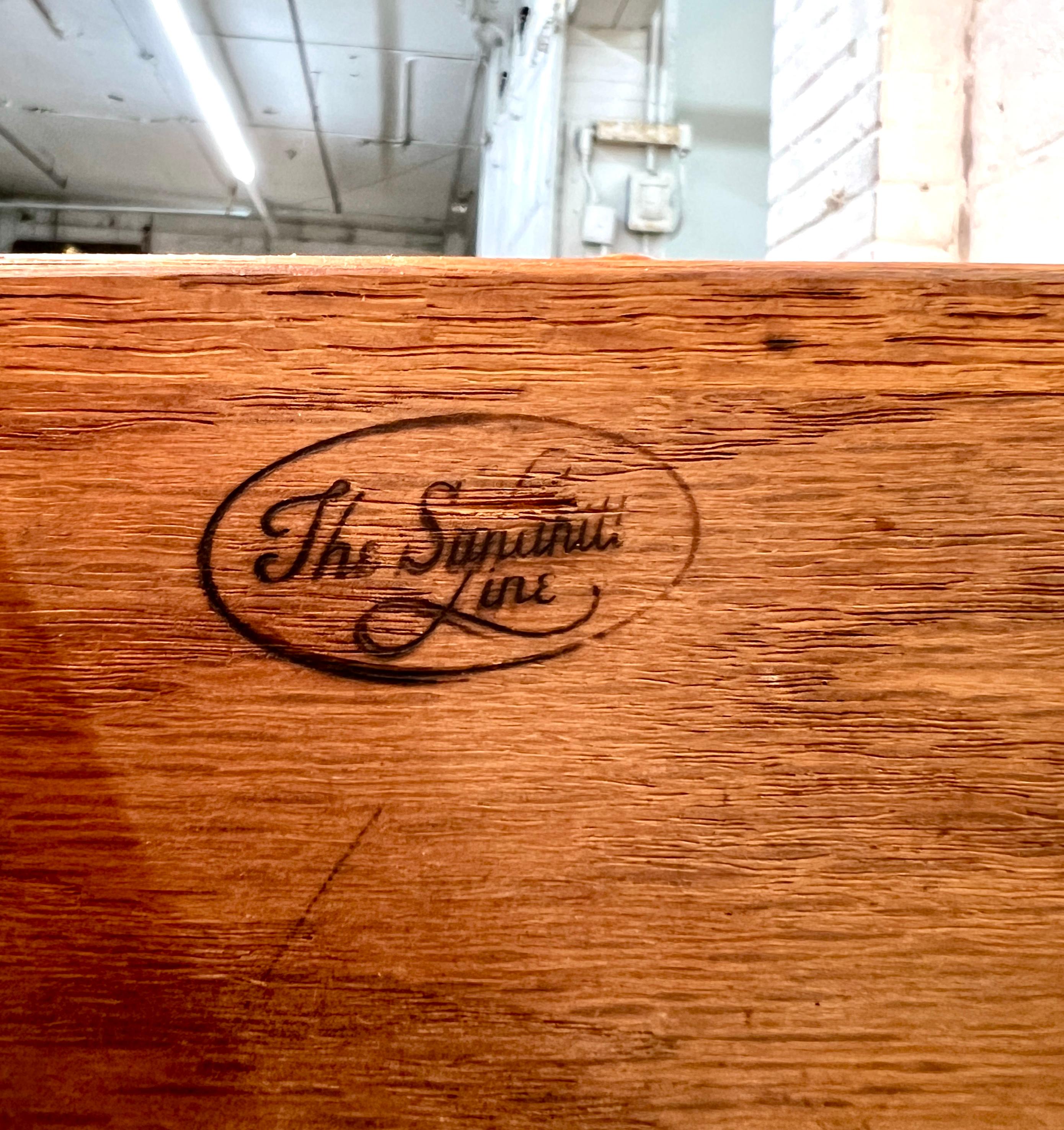 Lowboy in ciliegio di Bassett Furniture, stile metà del secolo scorso in vendita 11