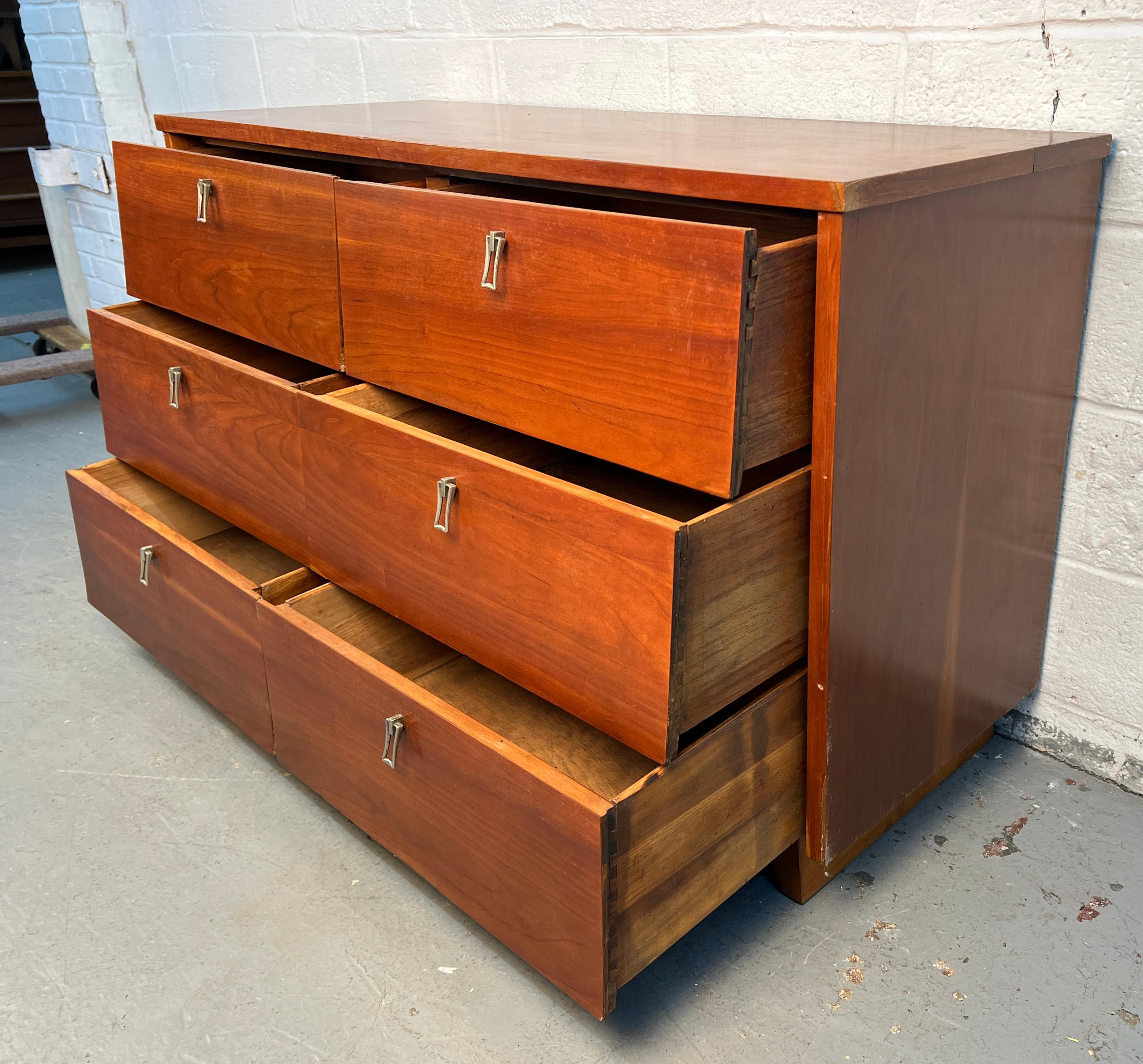 Lowboy in ciliegio di Bassett Furniture, stile metà del secolo scorso in vendita 1