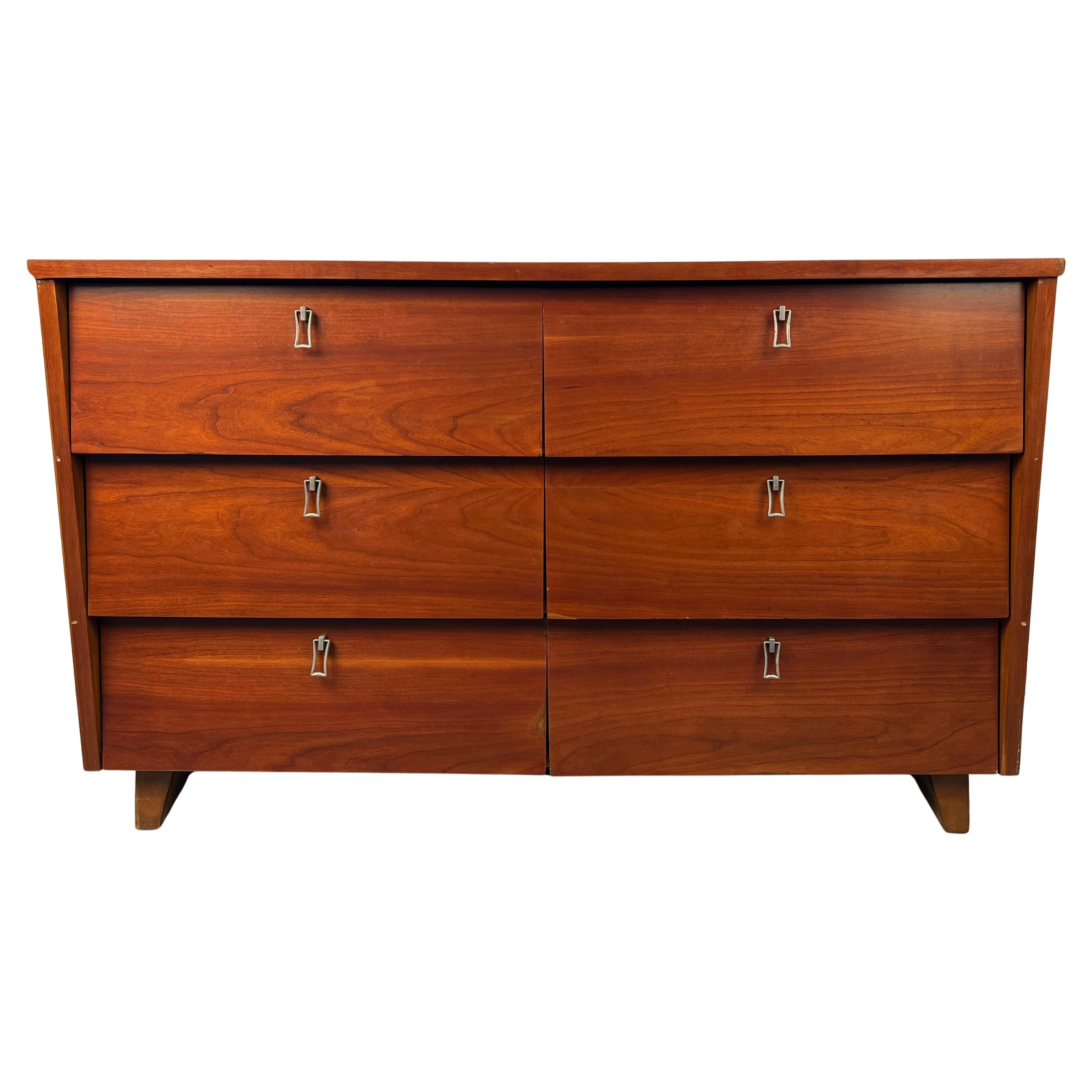 Lowboy in ciliegio di Bassett Furniture, stile metà del secolo scorso