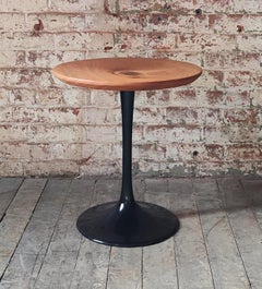 Table d'appoint en cerisier The Moderns