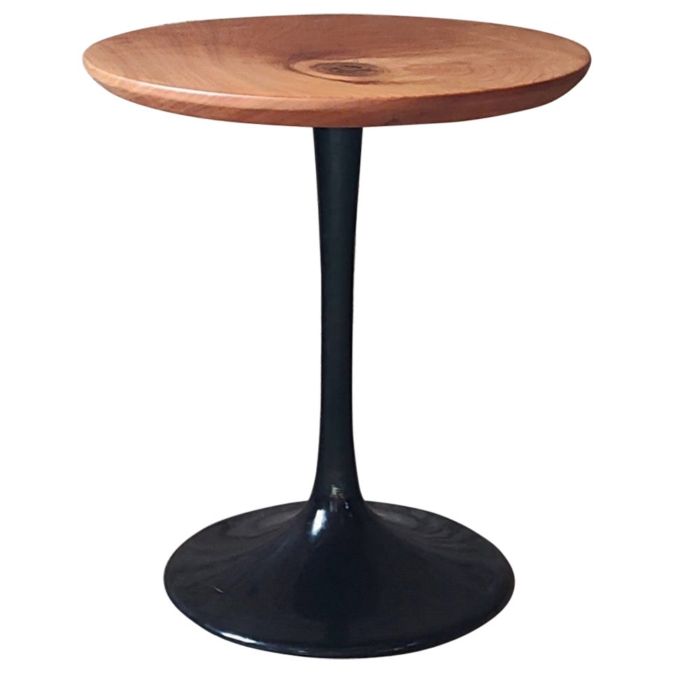 Table d'appoint en cerisier The Moderns