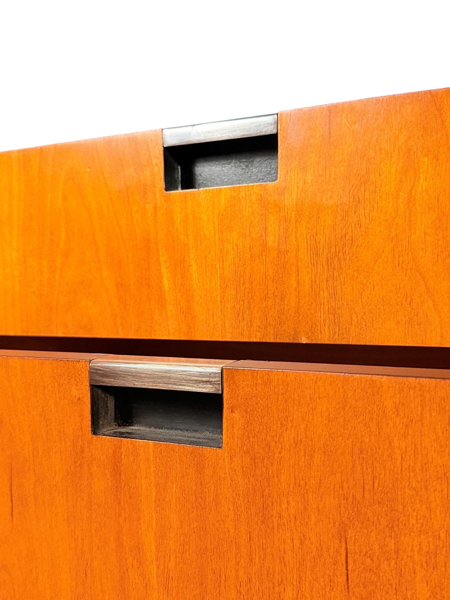 Credenza in ciliegio moderna di metà secolo di Dunbar Furniture in vendita 2