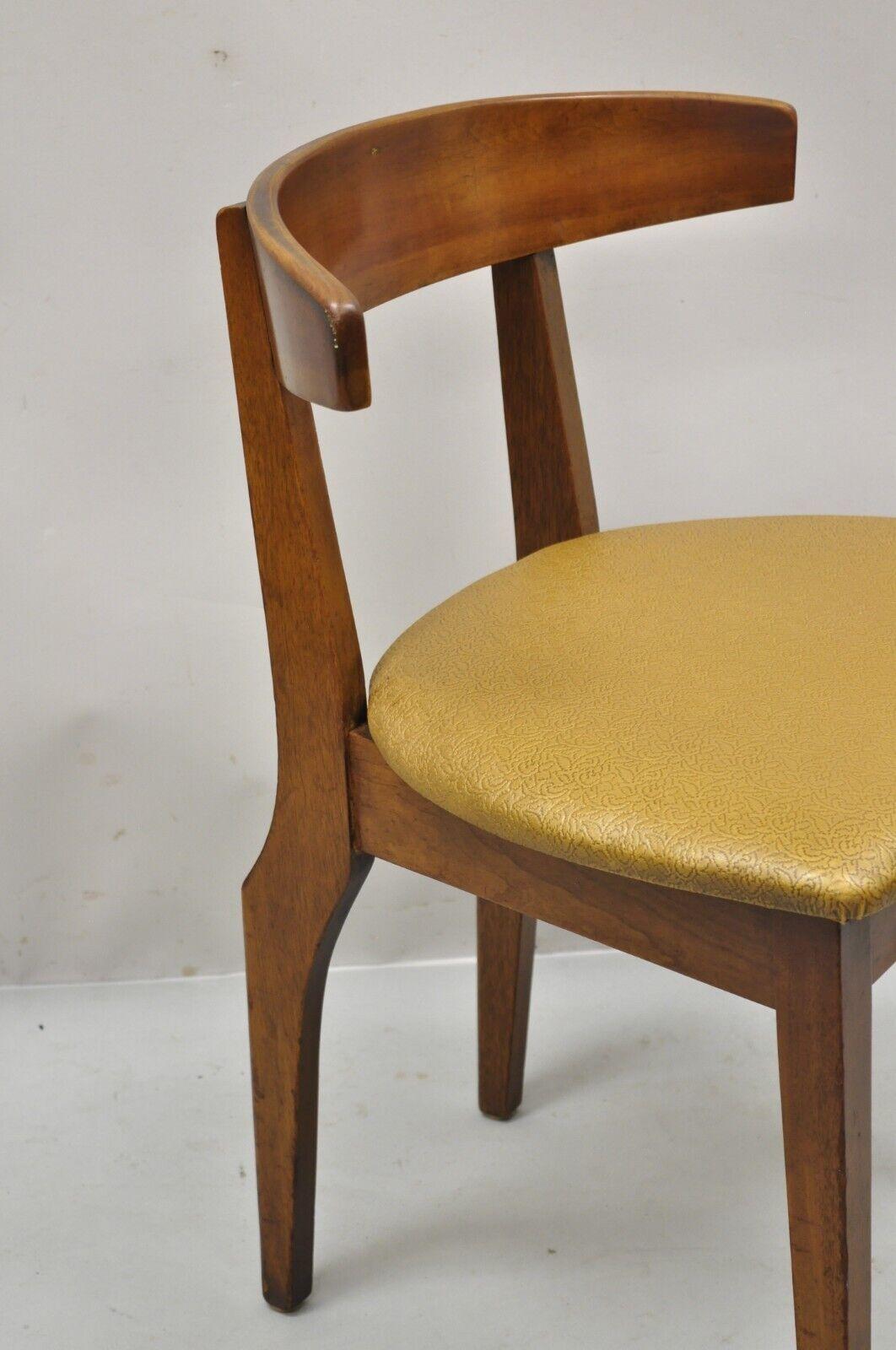 American Mid-Century Modern Cherry Wood Curved Back Hoof Leg Dining Side Chair For Sale