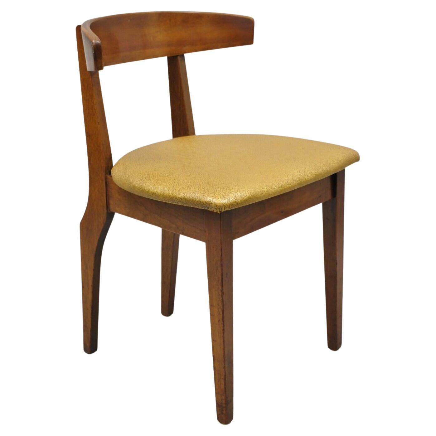 Mid-Century Modern Cherry Wood Curved Back Hoof Leg Dining Side Chair For Sale