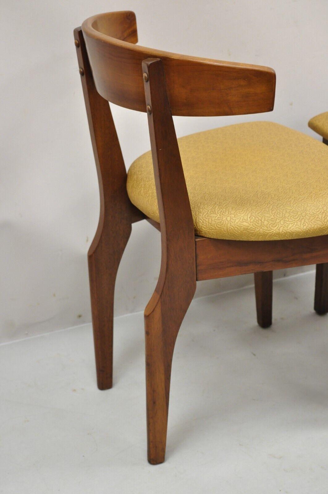 Mid-Century Modern Cherry Wood Curved Back Hoof Leg Side Chair, a Pair For Sale 3