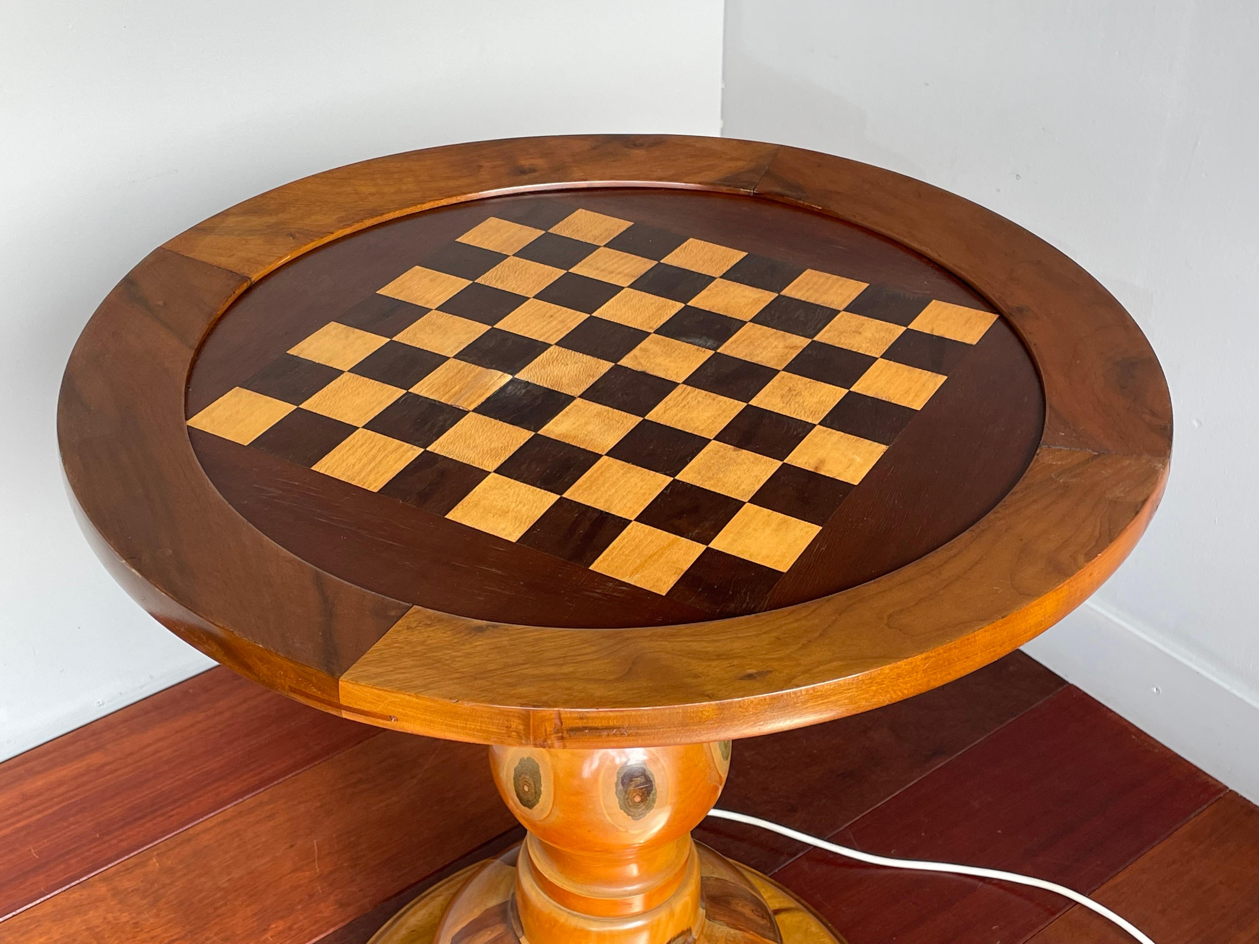 Brazilian Mid-Century Modern Chess Table of Wood with Stunning Tree Knots Pattern & Light For Sale