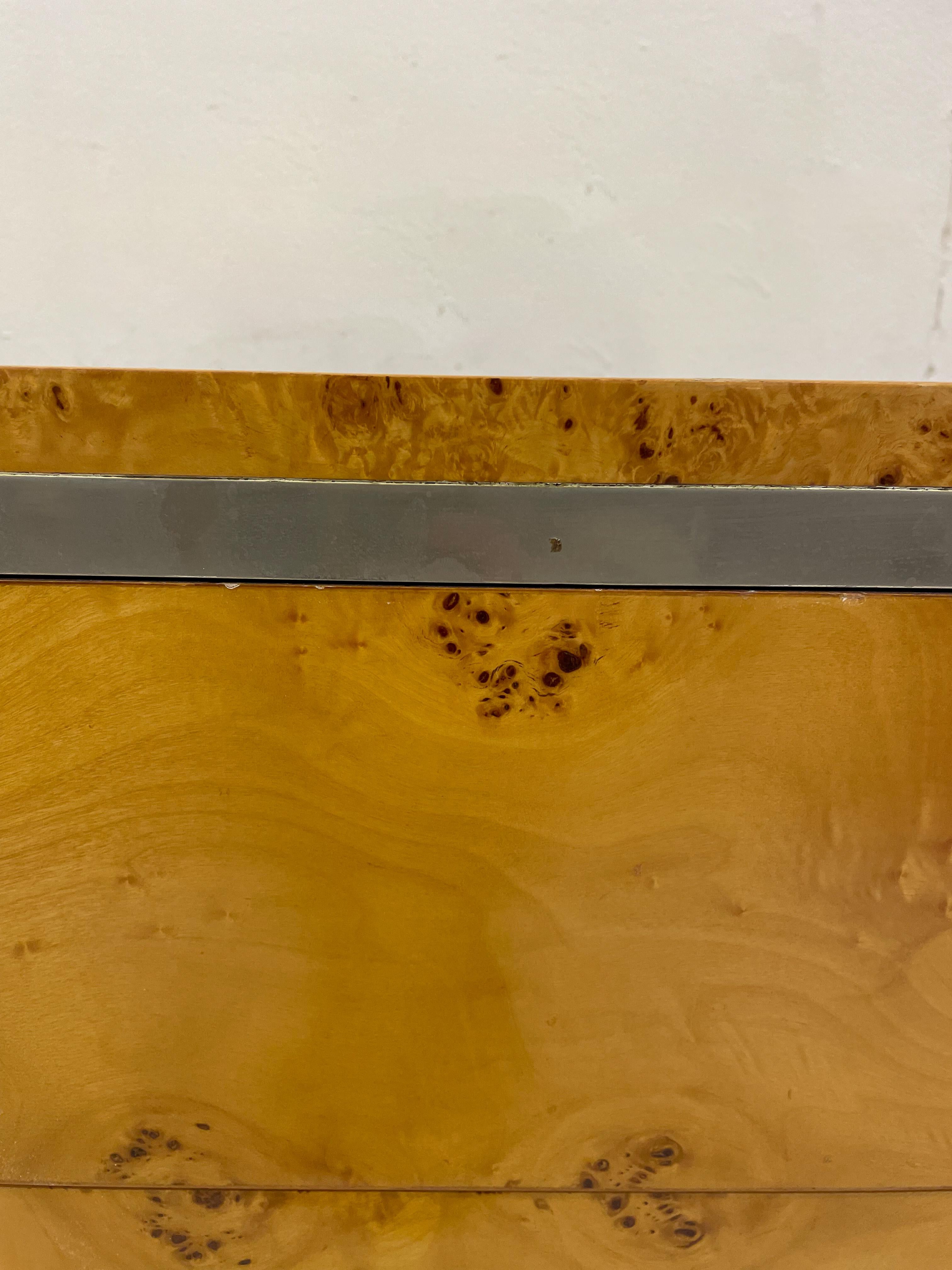 Mid-Century Modern Chest, Ash Burl and Brass, Italy, 1970s For Sale 1