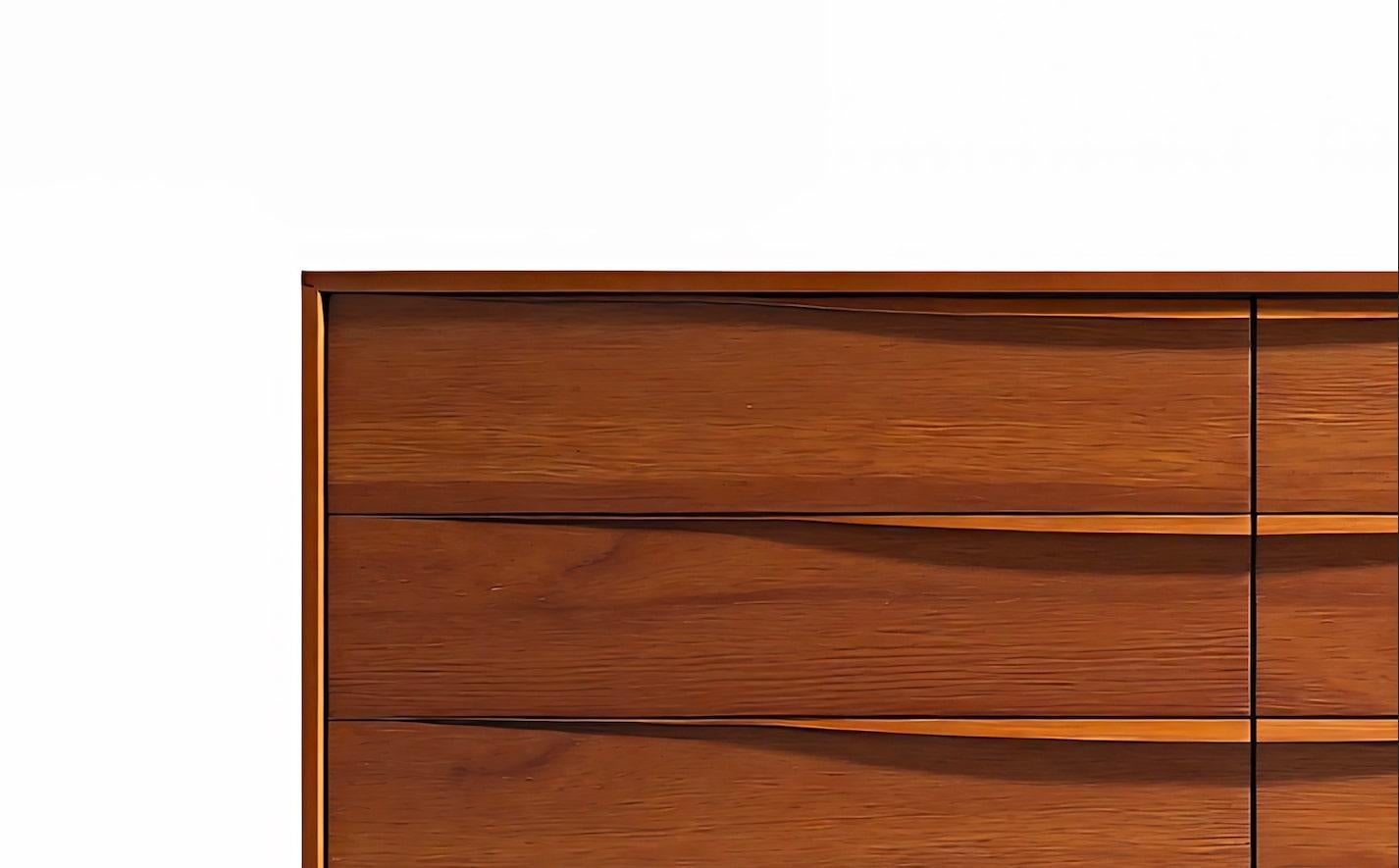 Mid-Century moderno Cassettiera/comò moderno di metà secolo di Artisanal in vendita