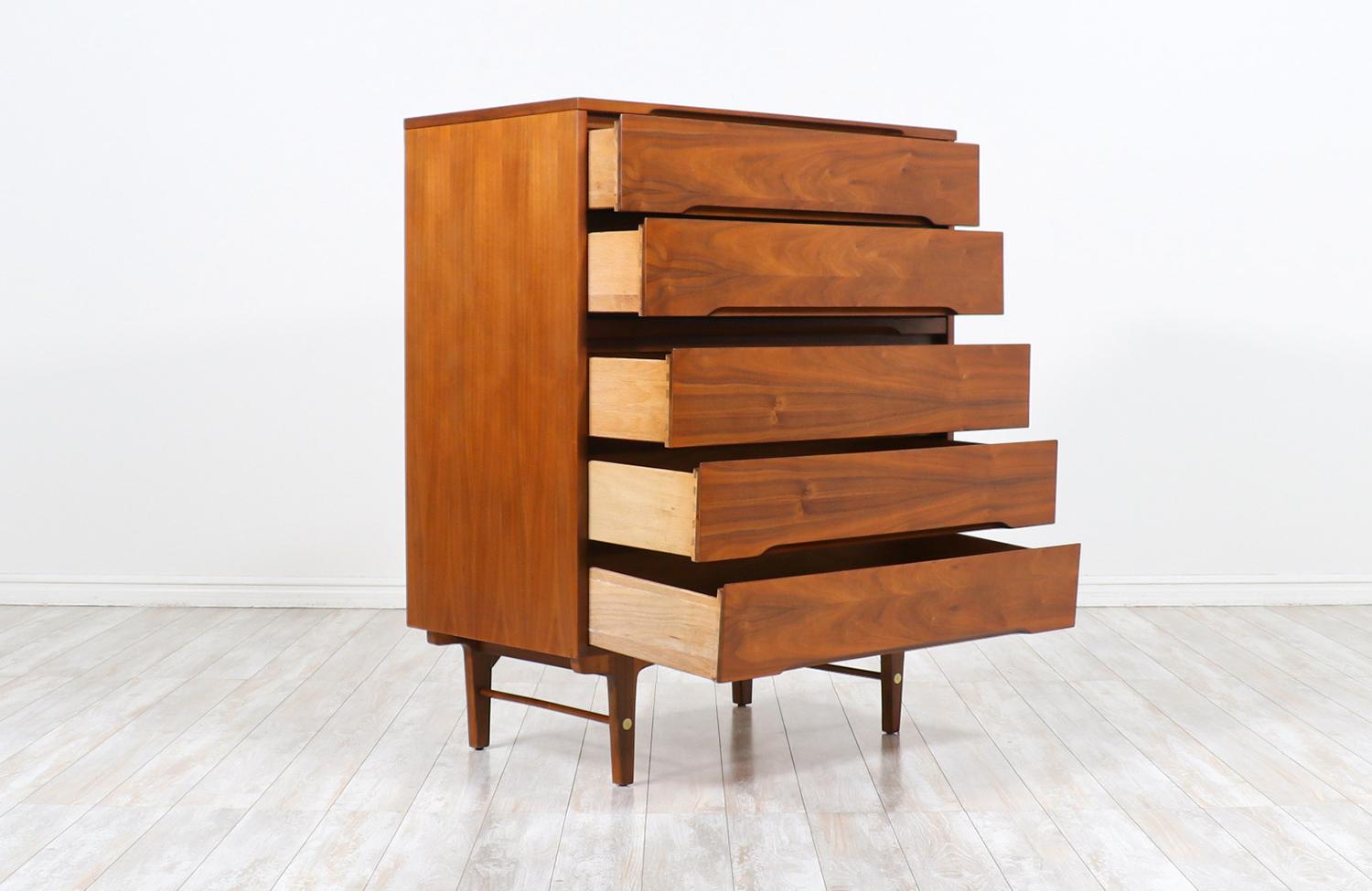 Mid-Century Modern Chest of Drawers by Stanley Furniture In Excellent Condition In Los Angeles, CA