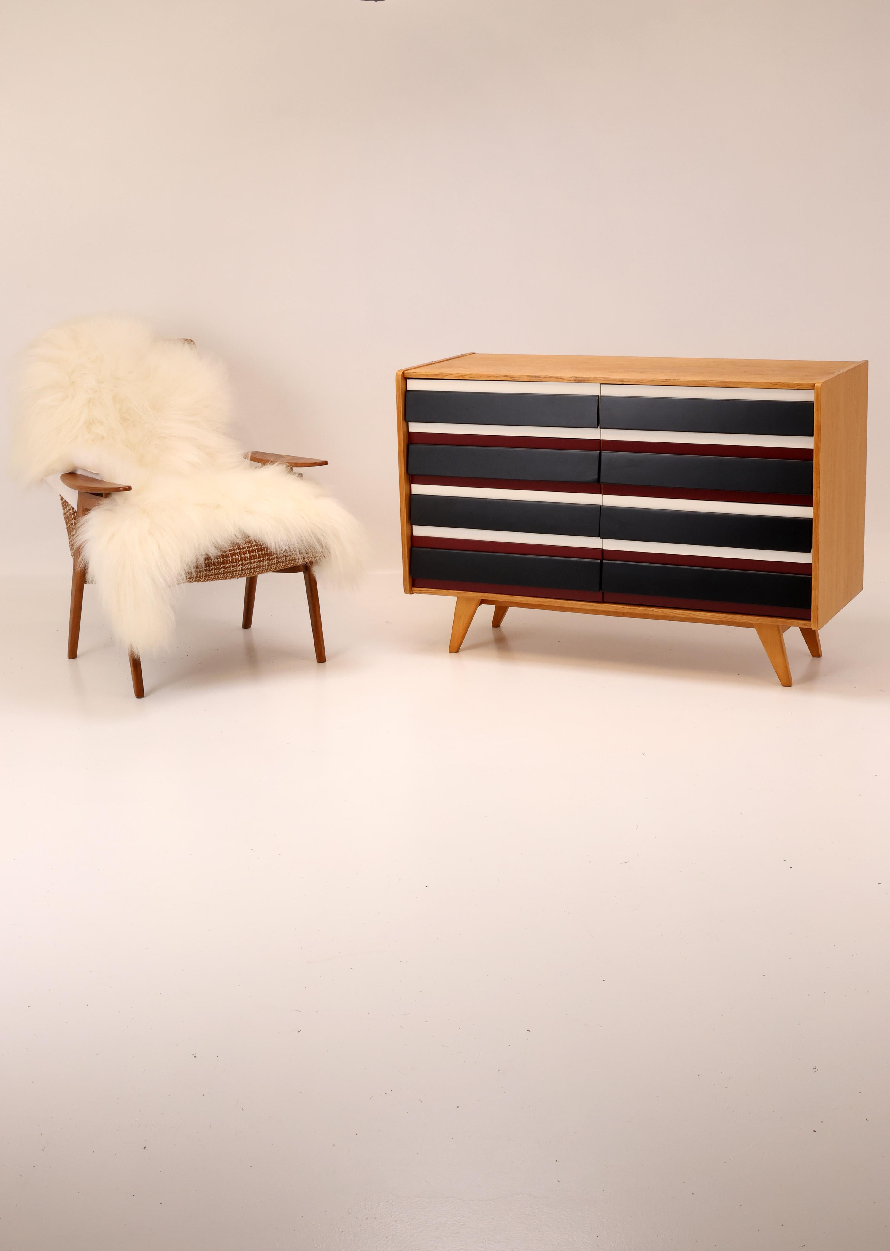 Mid-Century moderno Cassettiera moderna di metà secolo, Cecoslovacchia, anni '60 in vendita