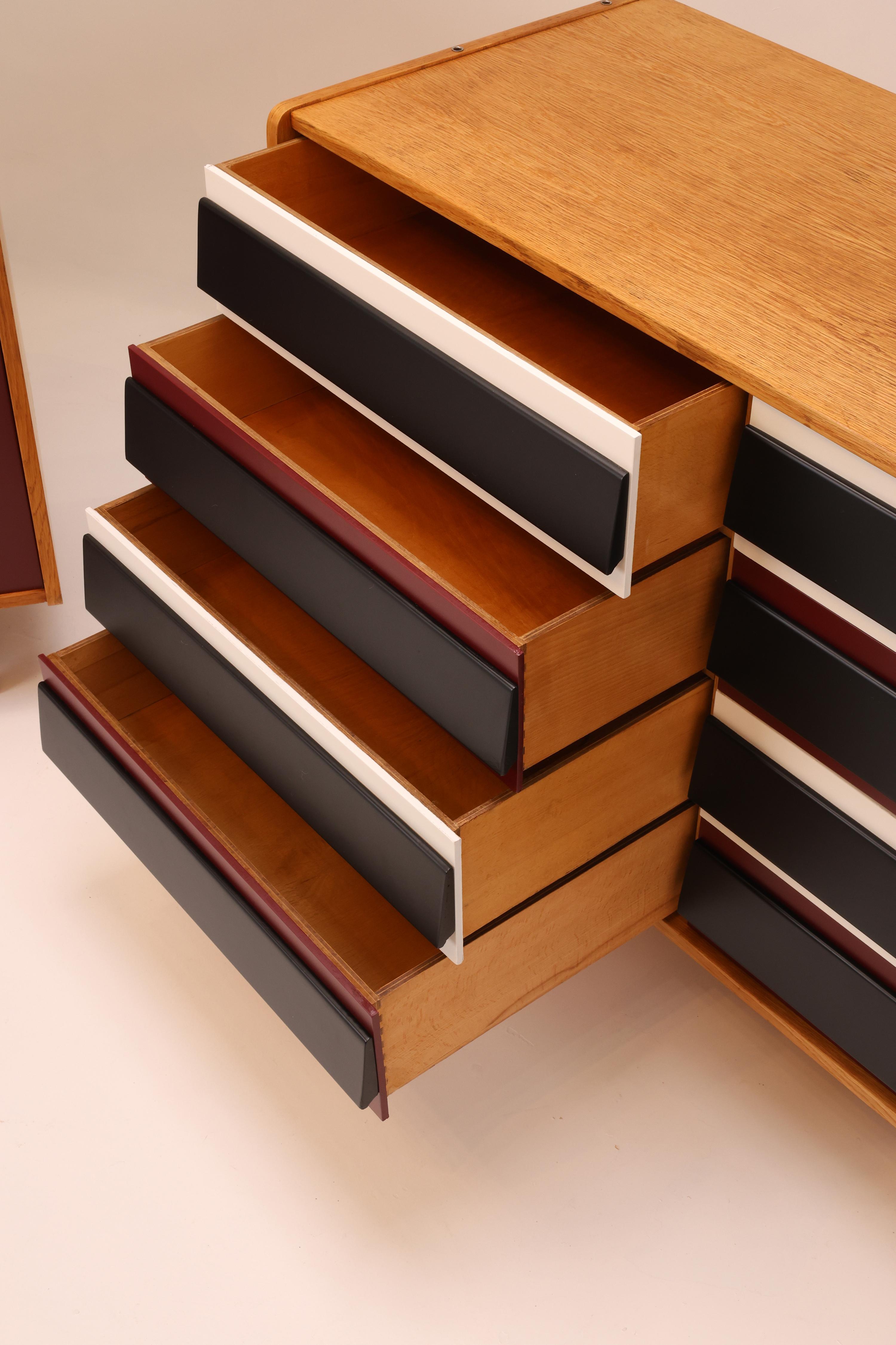 Metà XX secolo Cassettiera moderna di metà secolo, Cecoslovacchia, anni '60 in vendita