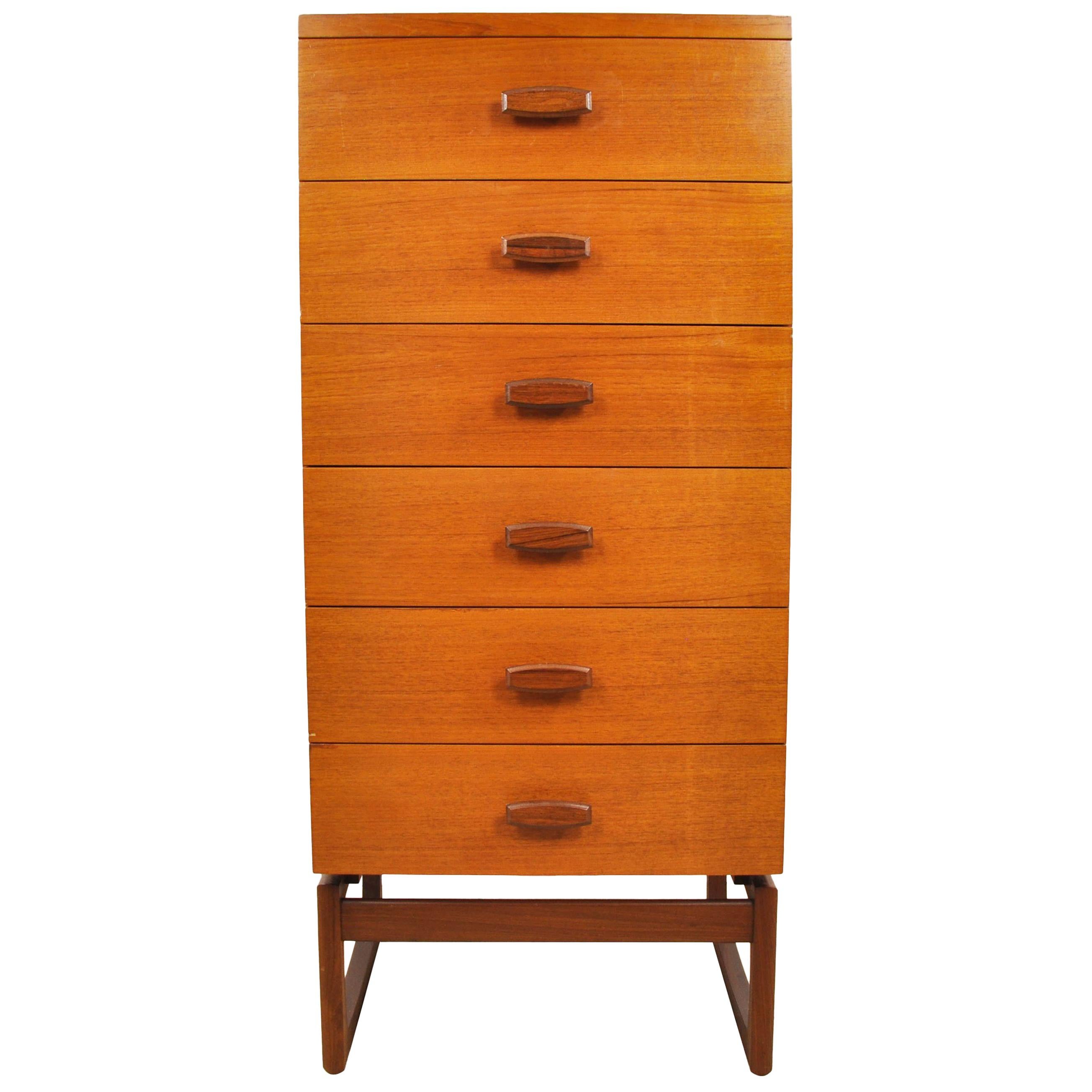 Mid-Century Modern Chest of Drawers Dresser by G-Plan, England, circa 1965