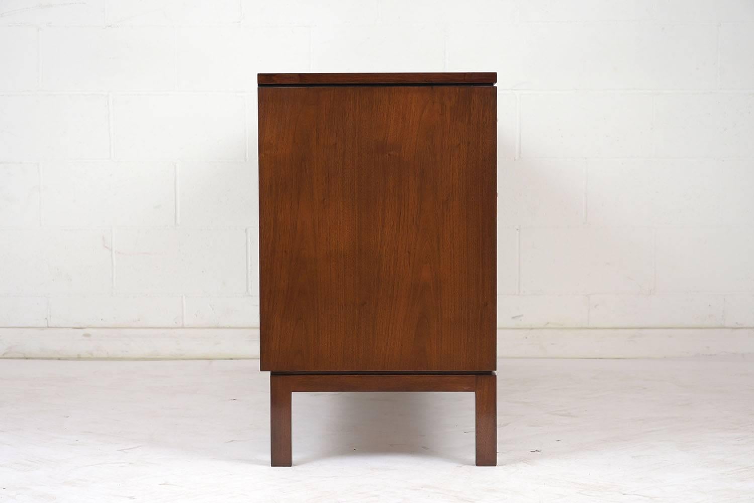 Mid-Century Modern Chest of Drawers by Dunbar 6