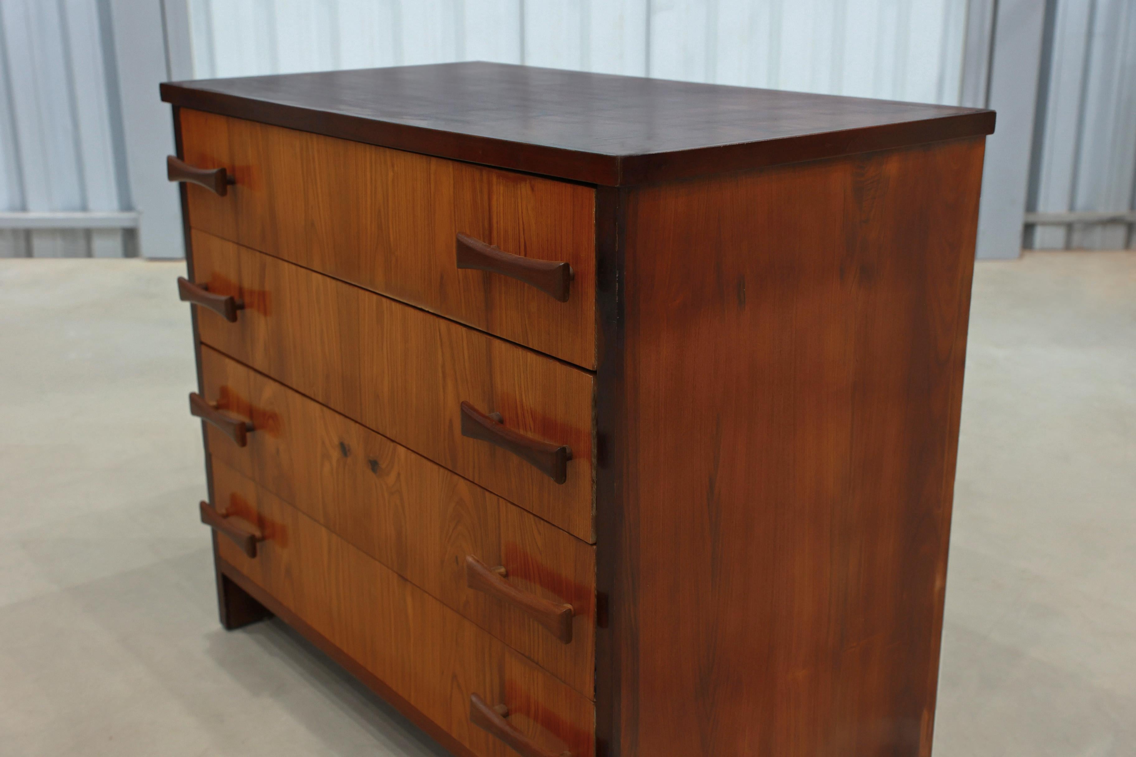 Mid-Century Modern Chest of Drawers in Caviuna wood, Unknown, c. 1950 For Sale 2