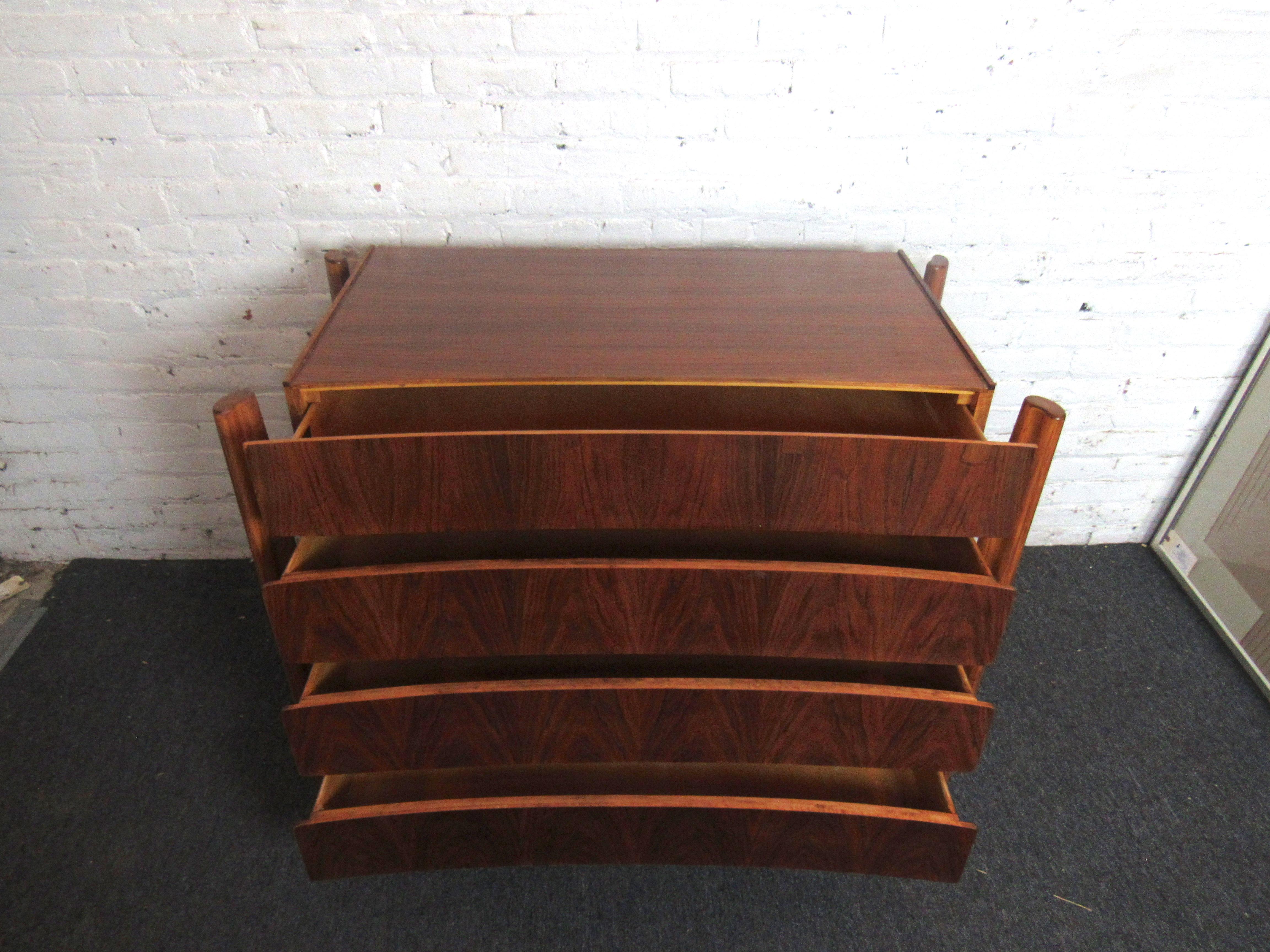 Mid-Century Modern Chest of Drawers in the Style of William Hinn For Sale 1