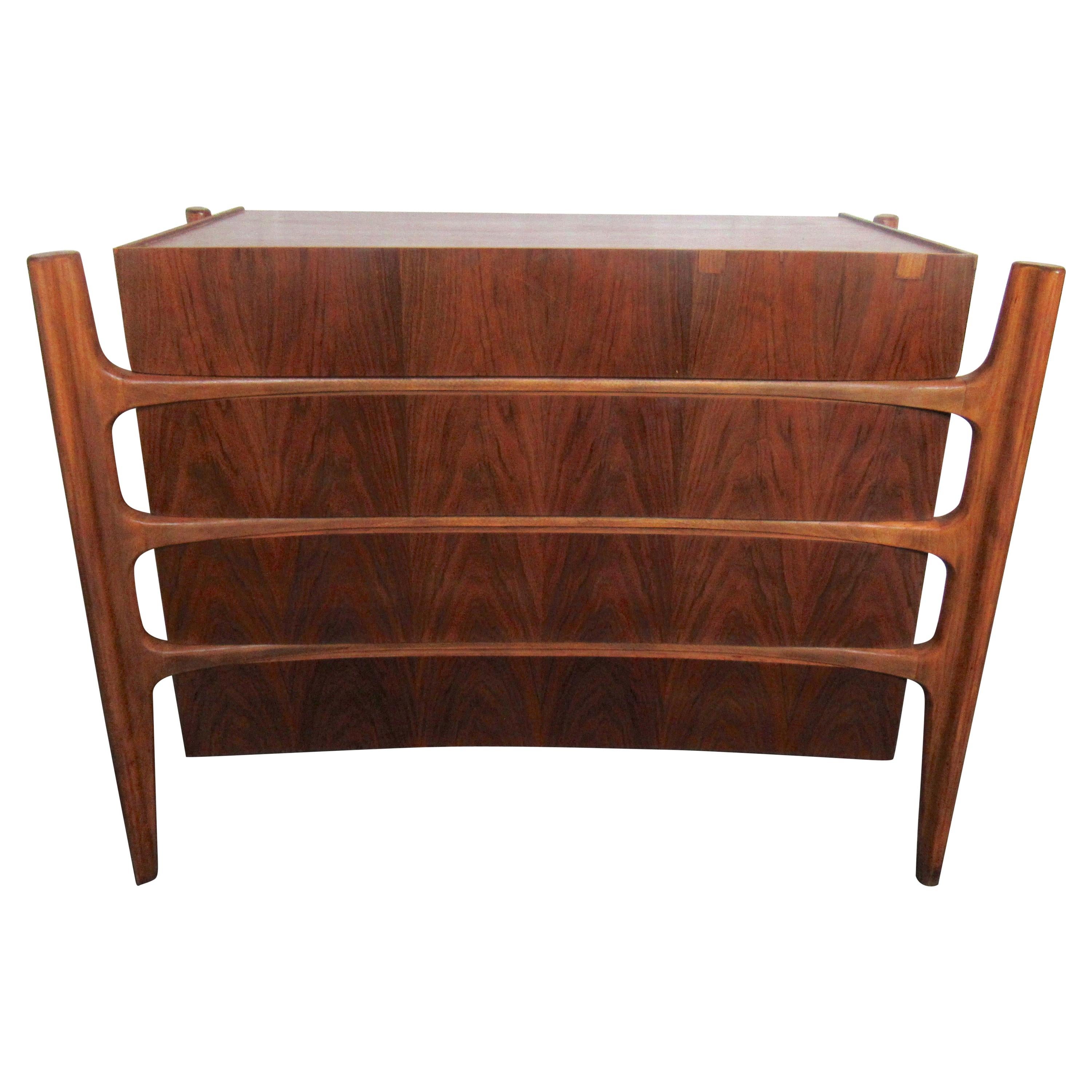 Mid-Century Modern Chest of Drawers in the Style of William Hinn For Sale