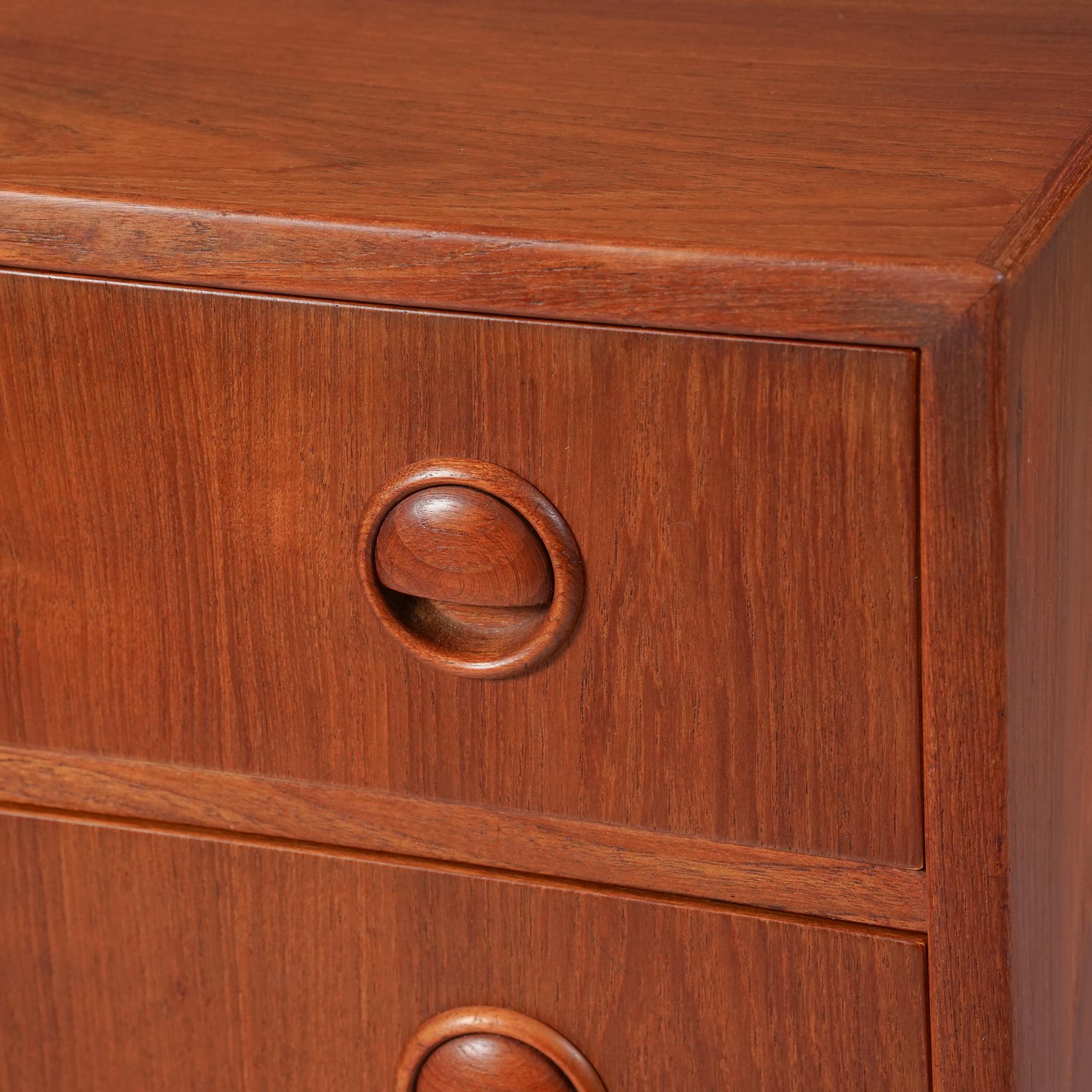 Finlandese Mid-Century Modern Chest of Drawers, Kai Kristiansen, 1960s in vendita