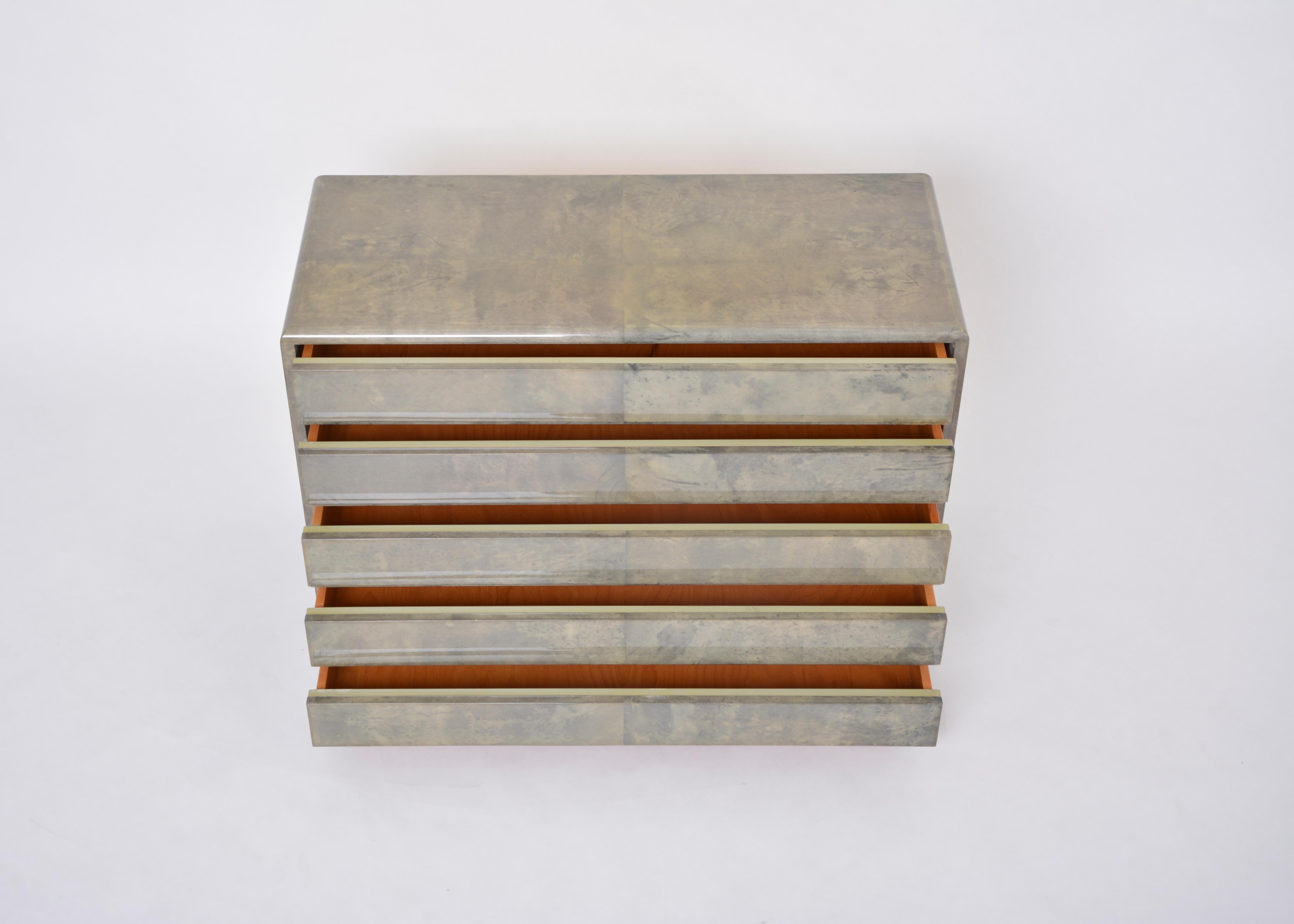 Mid-Century Modern Chest of drawers made of laquered Goat Skin by Aldo Tura In Good Condition In Berlin, DE