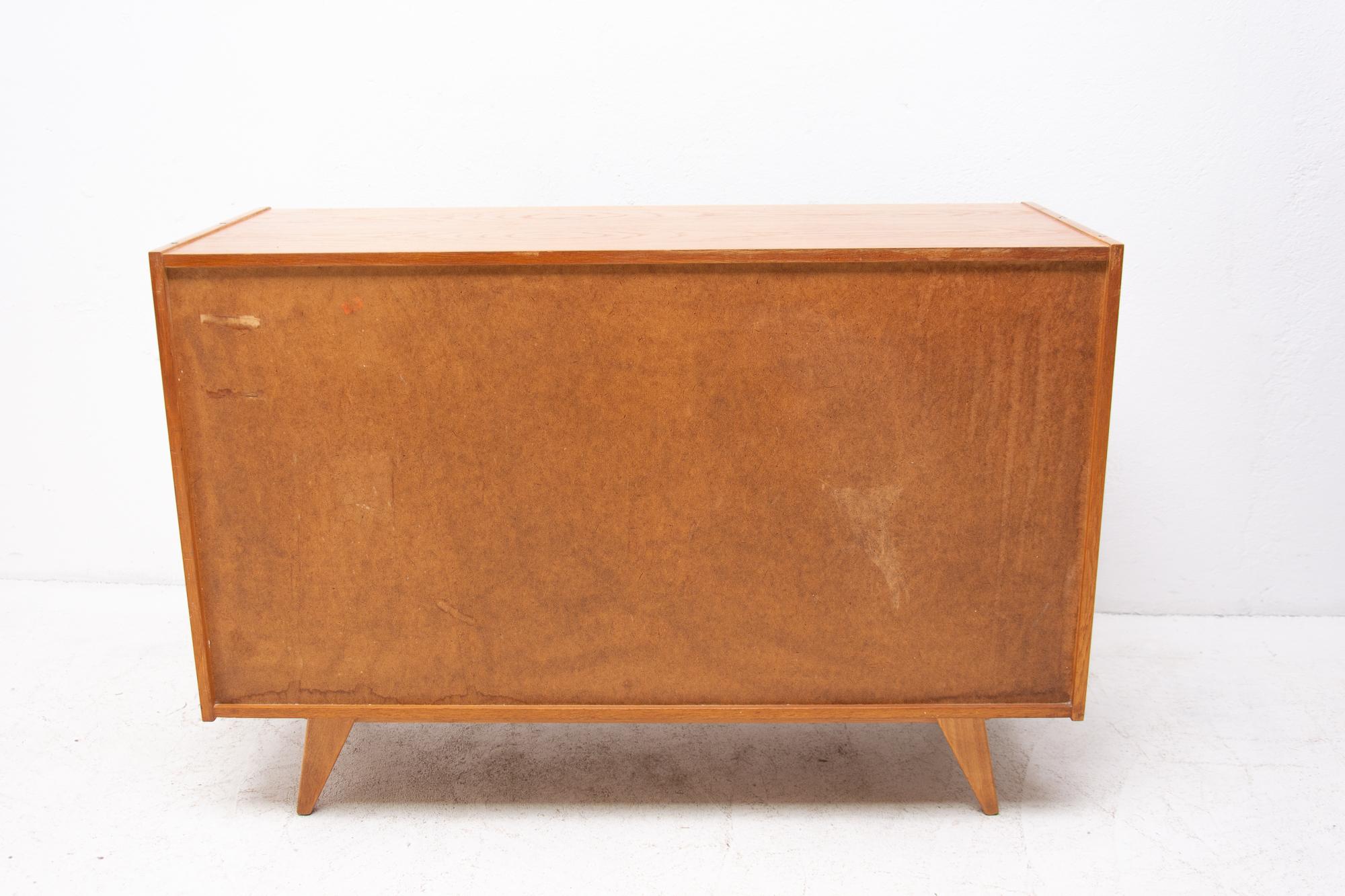 Mid-Century Modern Chest of Drawers No. U-453, by Jiří Jiroutek, Czechoslovakia For Sale 11