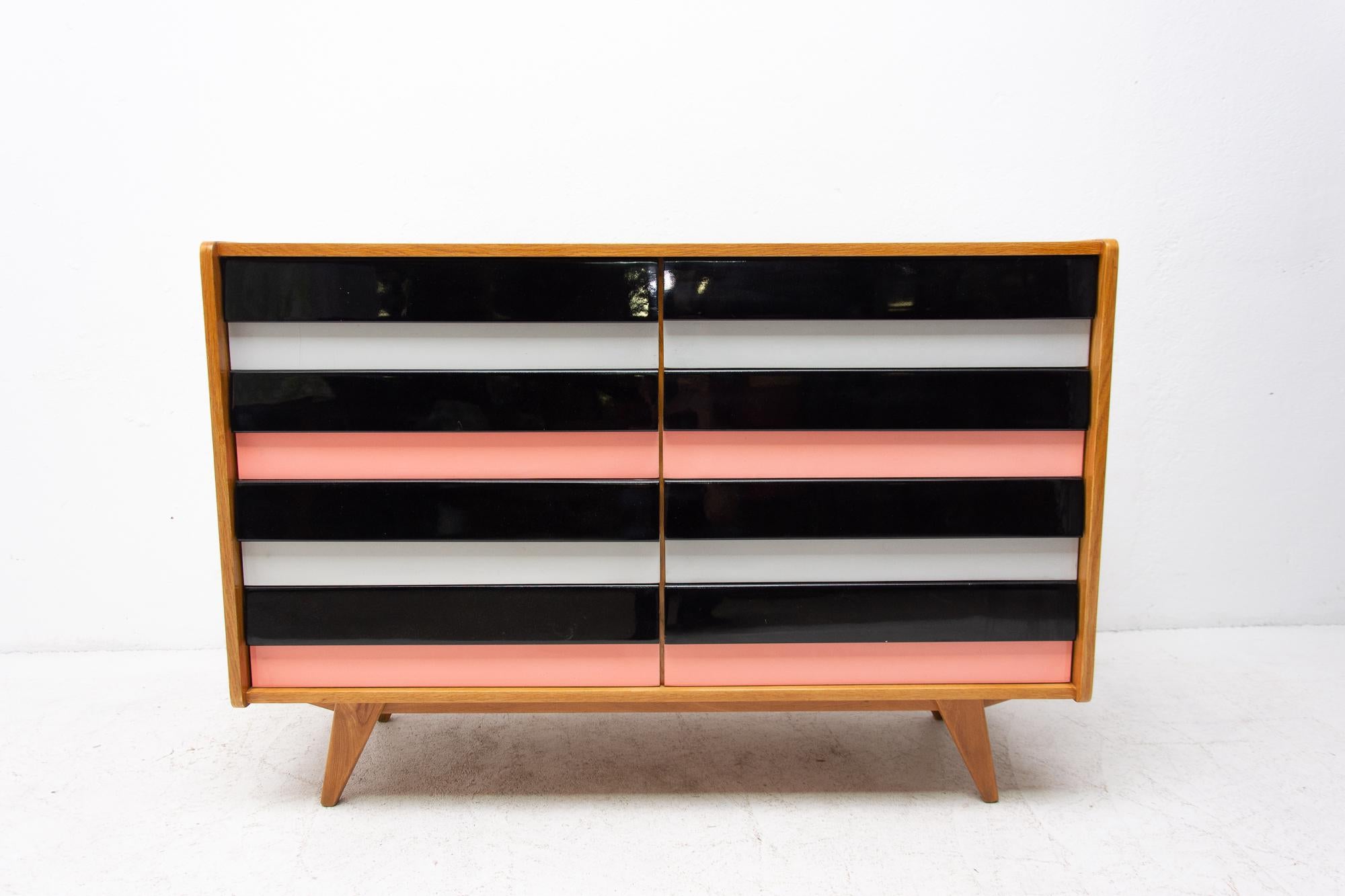 Modernist chest of drawers, model no. U-453, designed by Jirí Jiroutek for Interiér Praha. It was made in the former Czechoslovakia in the 1960´s. This model is associated with the world-famous EXPO 58 in Brussels. It features beech wood, plywood,