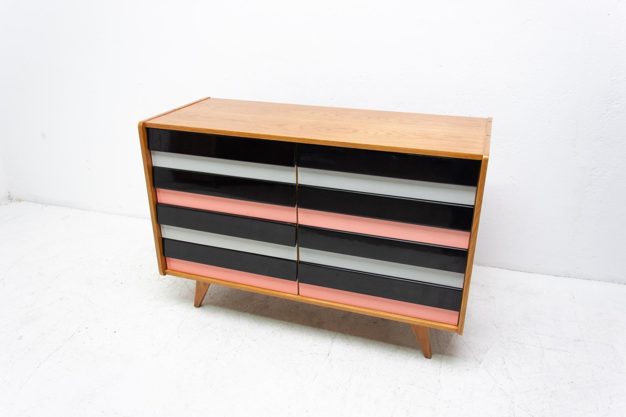 Mid-Century Modern Chest of Drawers No. U-453, by Jiří Jiroutek, Czechoslovakia In Excellent Condition For Sale In Prague 8, CZ