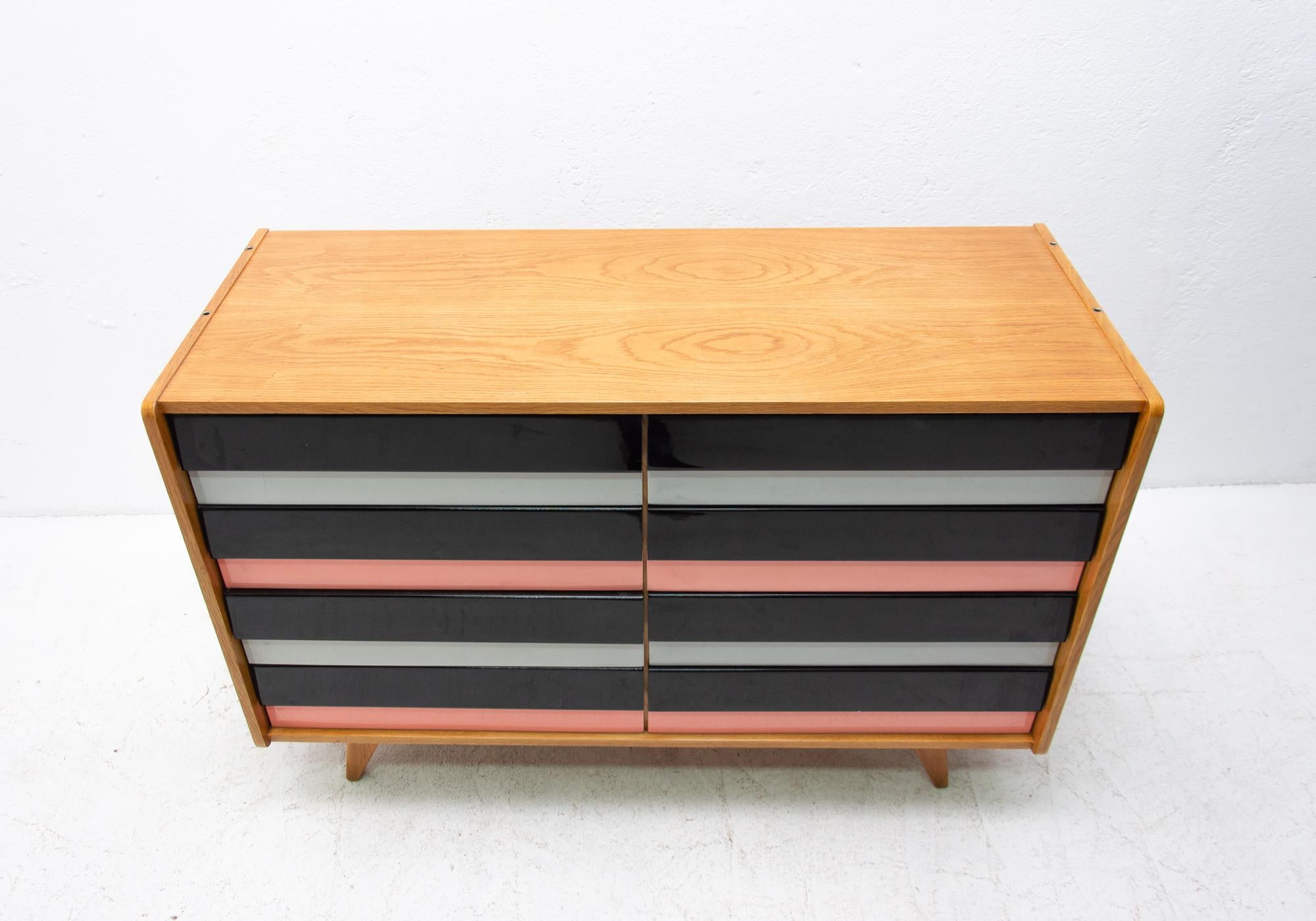 Mid-Century Modern Chest of Drawers No. U-453, by Jiří Jiroutek, Czechoslovakia For Sale 3