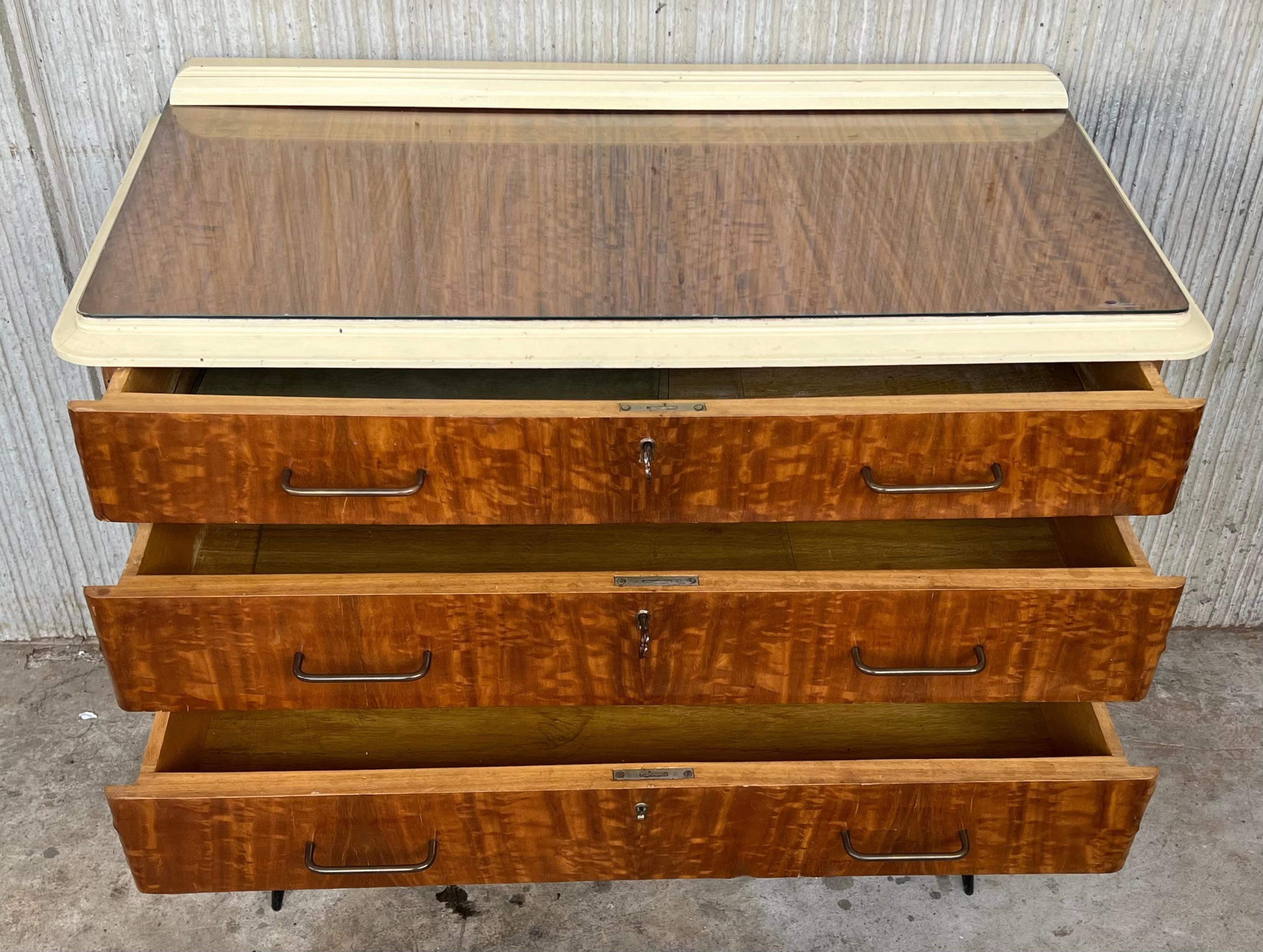 Mid Century Modern Chest of Drawers or Commode in Wood/Cream with Black Legs In Good Condition For Sale In Miami, FL