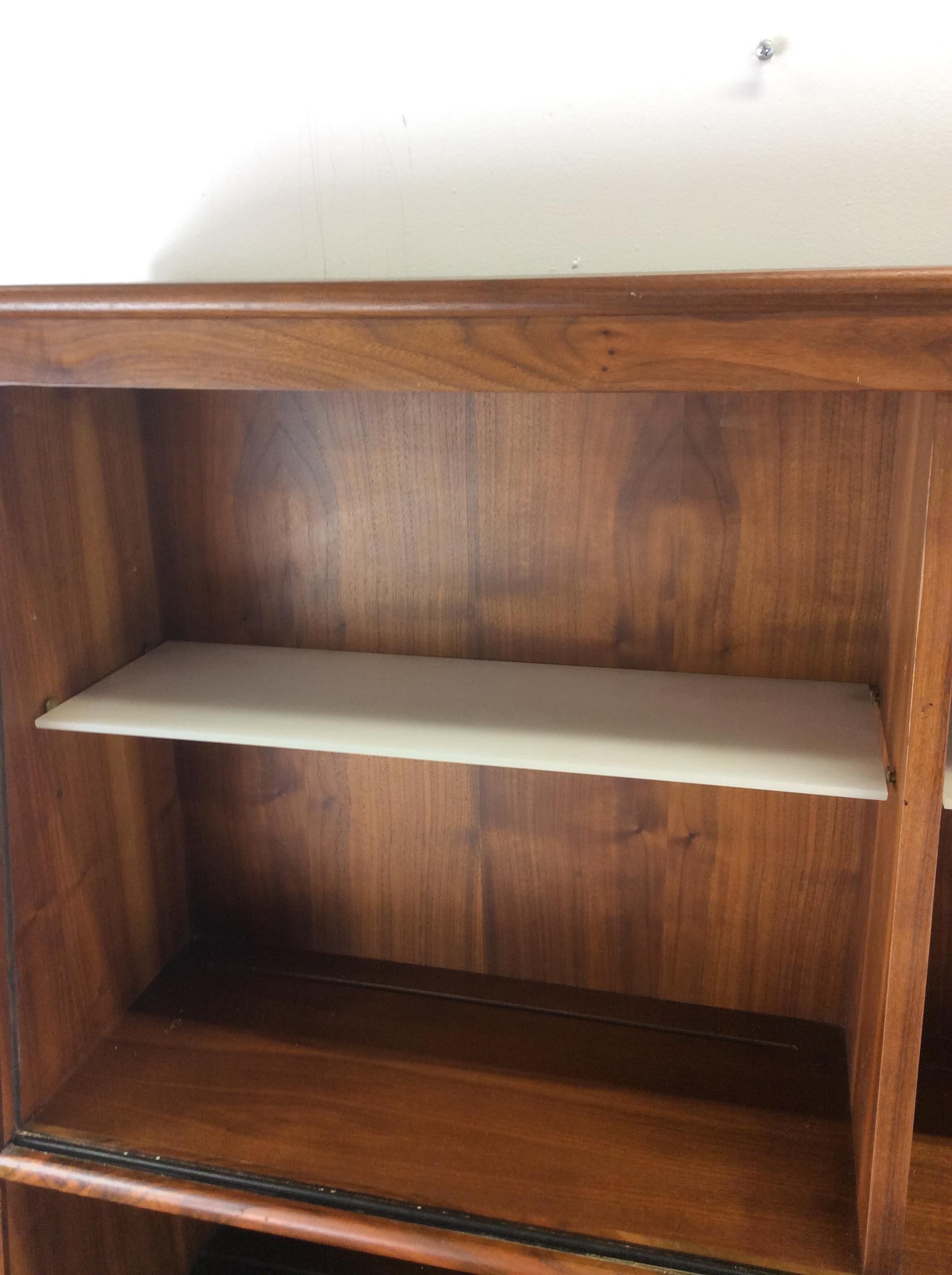 Mid Century Modern China Cabinet by Declaration from Drexel For Sale 2