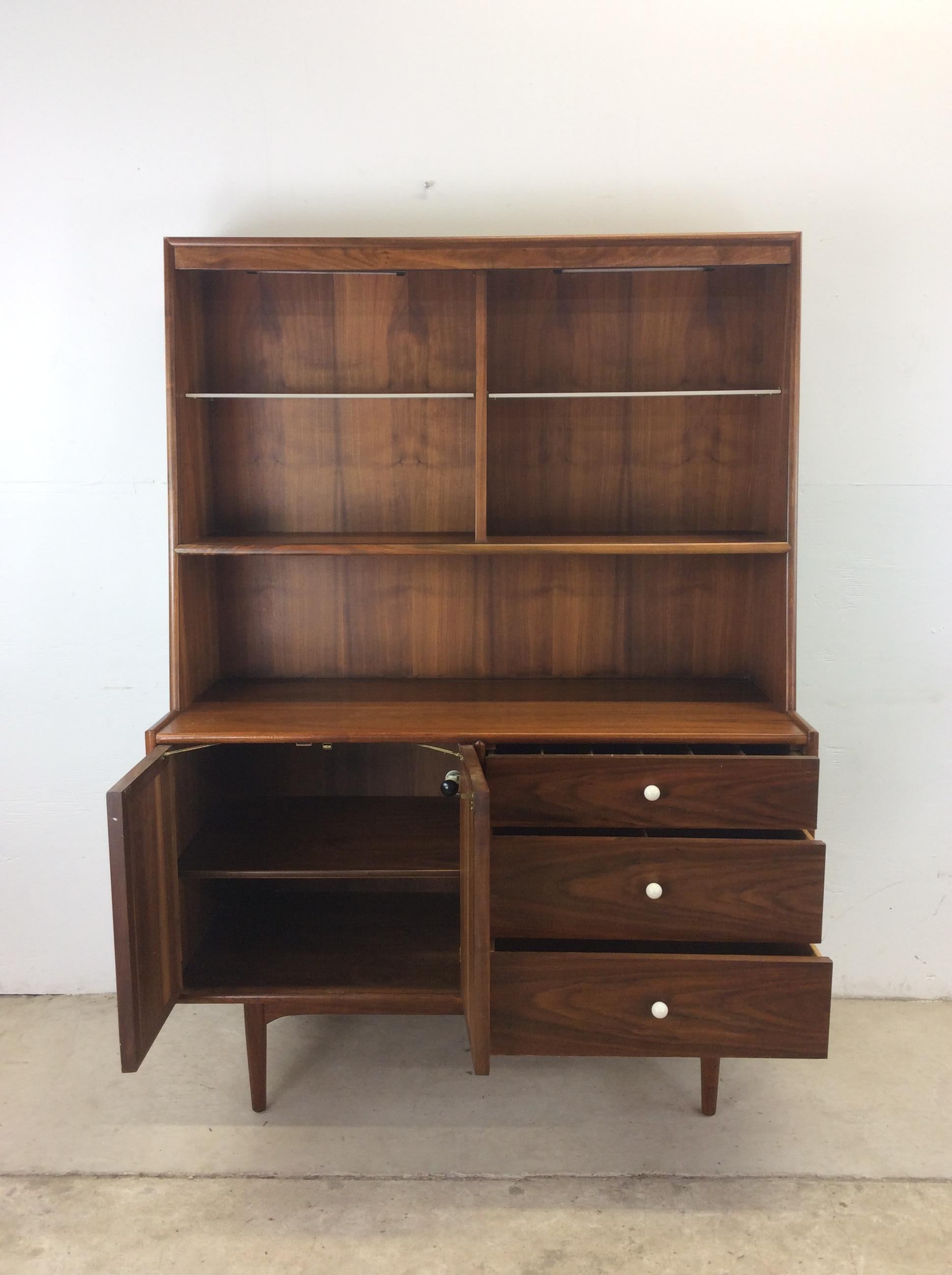 Mid Century Modern China Cabinet by Declaration from Drexel For Sale 7