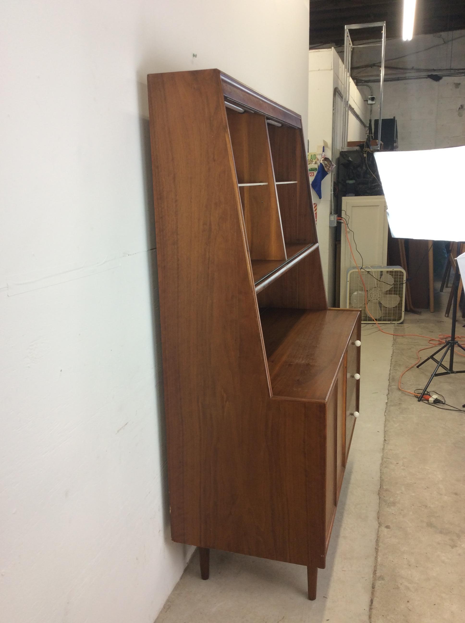 Mid Century Modern China Cabinet by Declaration from Drexel For Sale 12