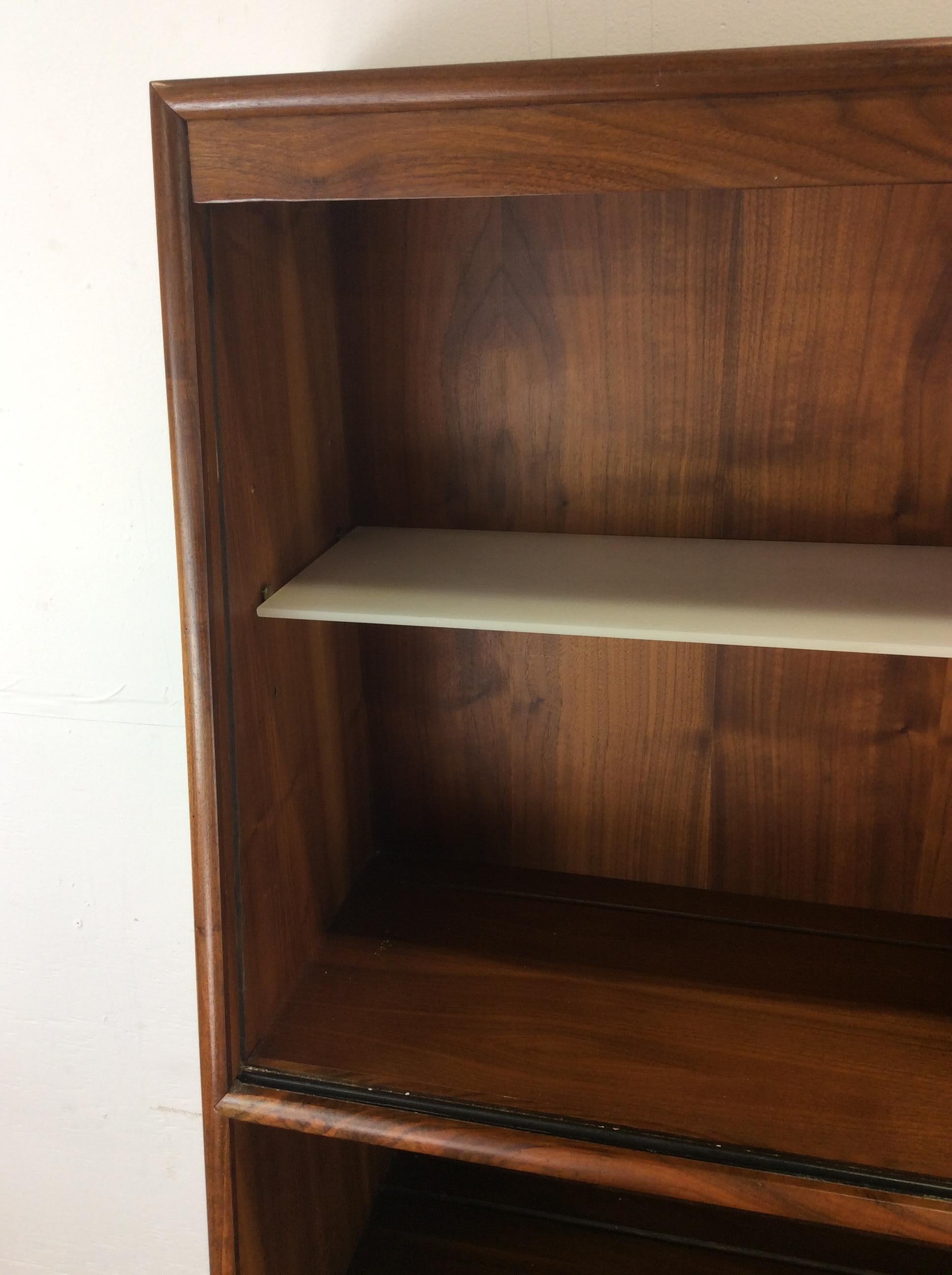 Mid Century Modern China Cabinet by Declaration from Drexel For Sale 1