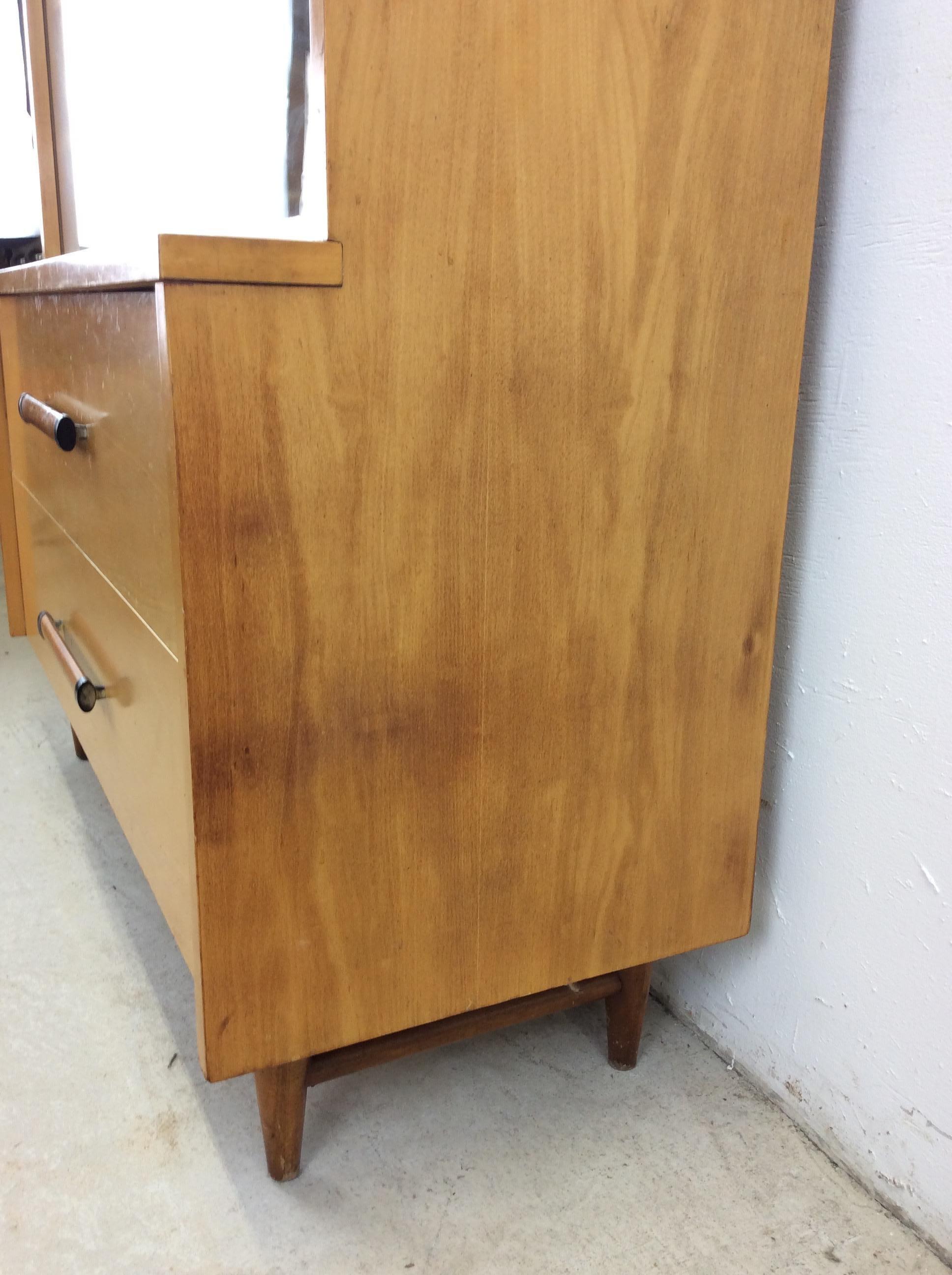 Armadietto per le porcellane moderno del Mid Century con ante scorrevoli e 2 cassetti in vendita 7