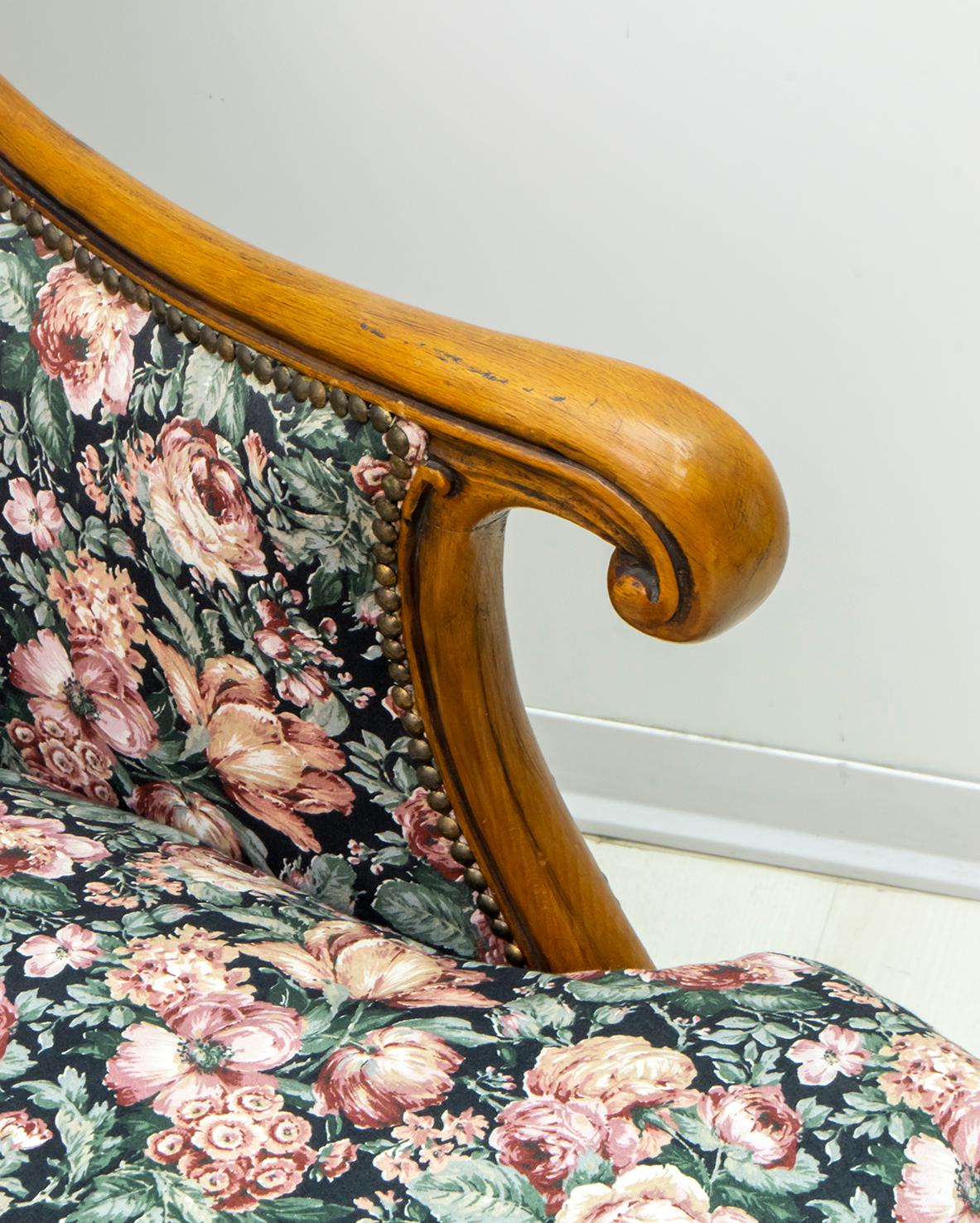 Moderner Sessel aus Nussbaum im Chippendale-Stil:: 1960er Jahre im Angebot 6