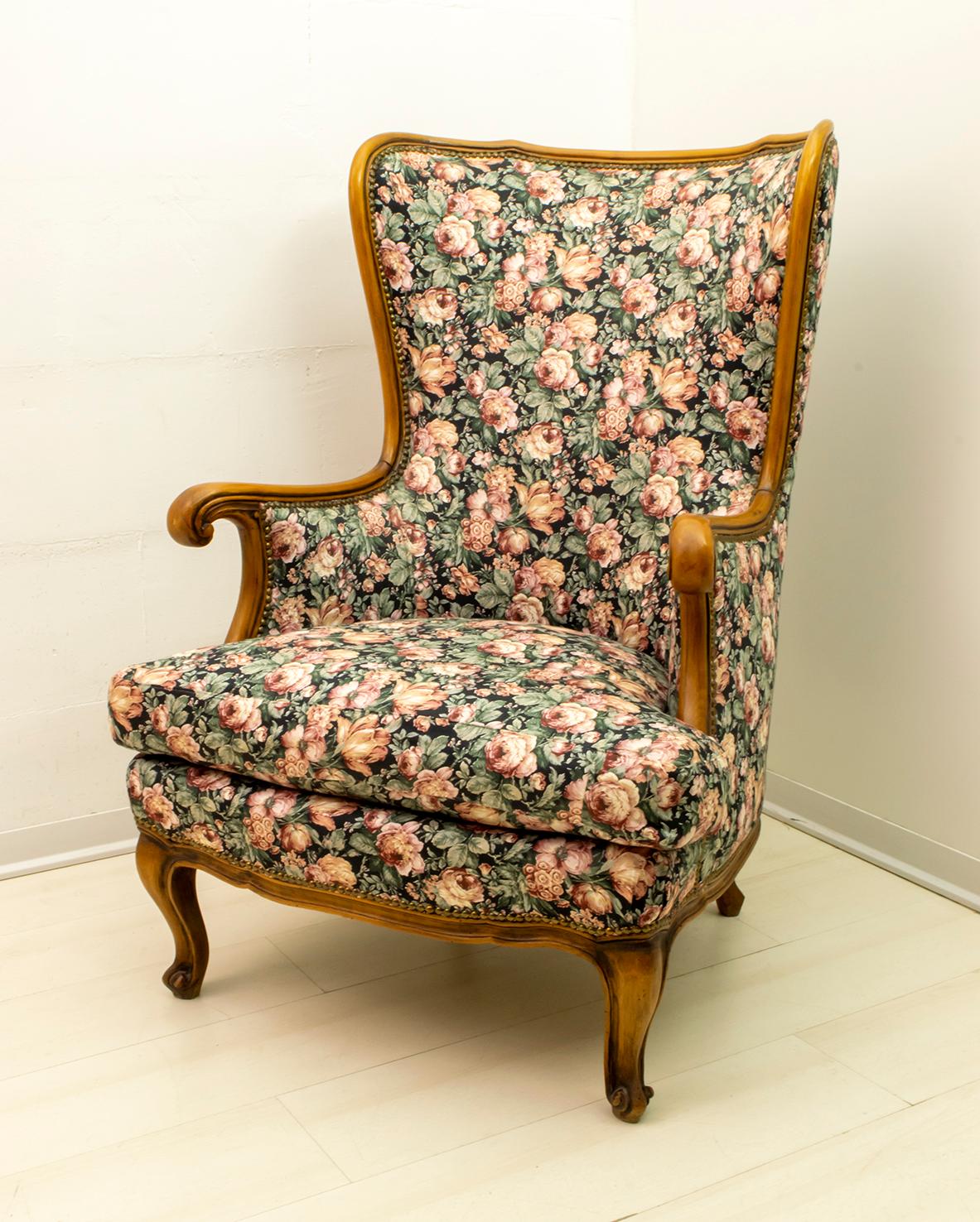 Moderner Sessel aus Nussbaum im Chippendale-Stil:: 1960er Jahre (Britisch) im Angebot