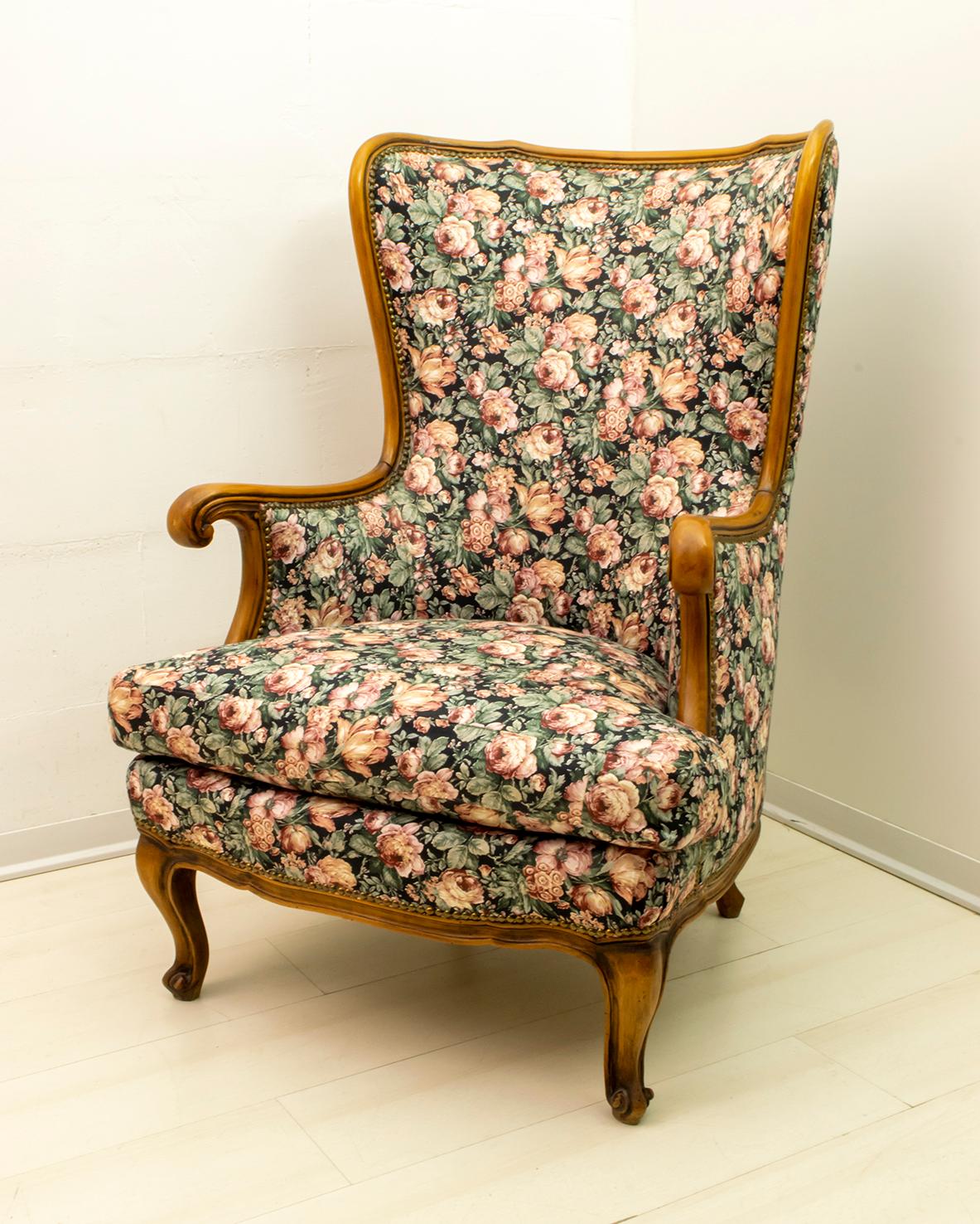 Sillón moderno de mediados de siglo estilo Chippendale en nogal, años 60 Británico en venta