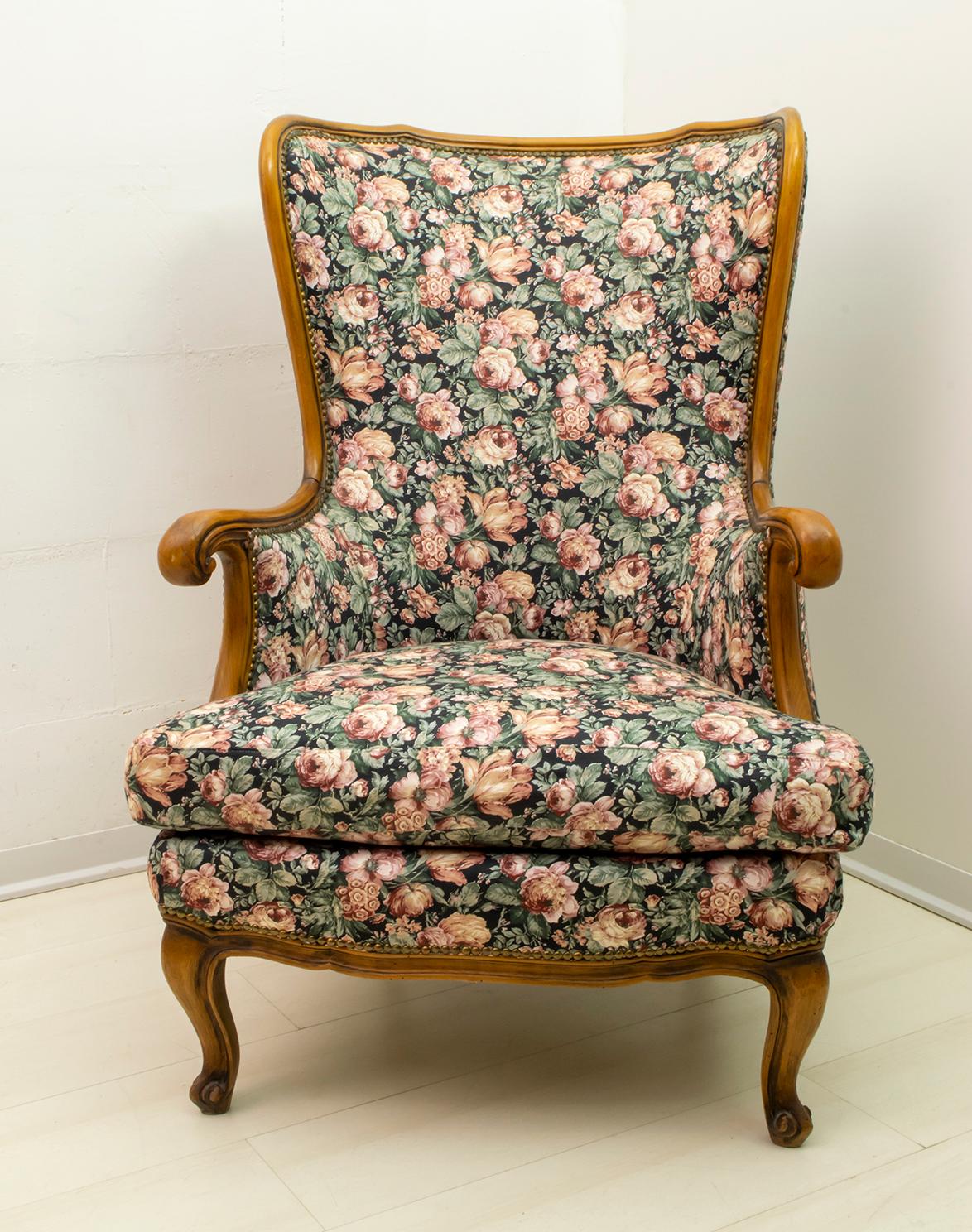 Sillón moderno de mediados de siglo estilo Chippendale en nogal, años 60 en venta 2