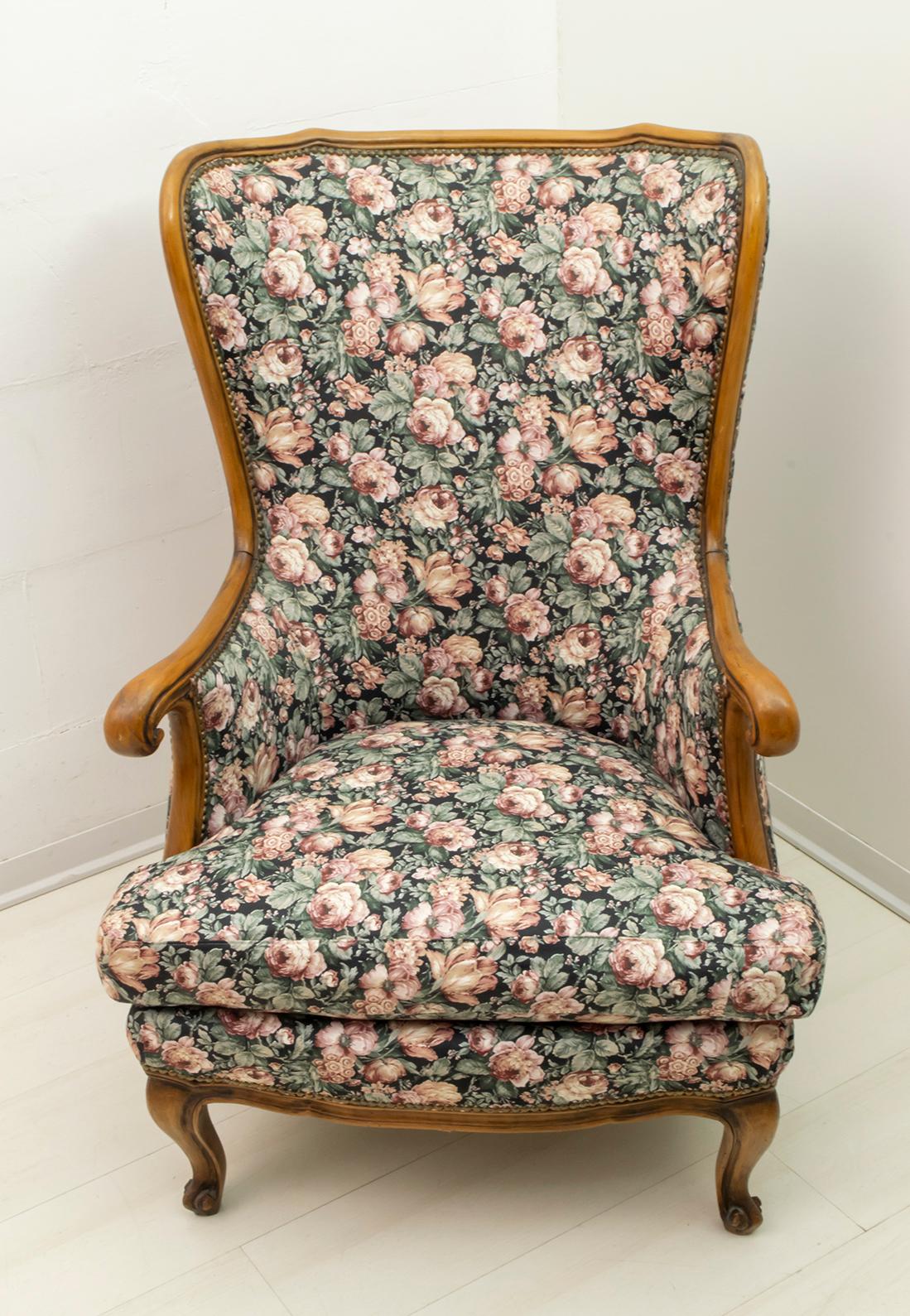 Sillón moderno de mediados de siglo estilo Chippendale en nogal, años 60 en venta 3