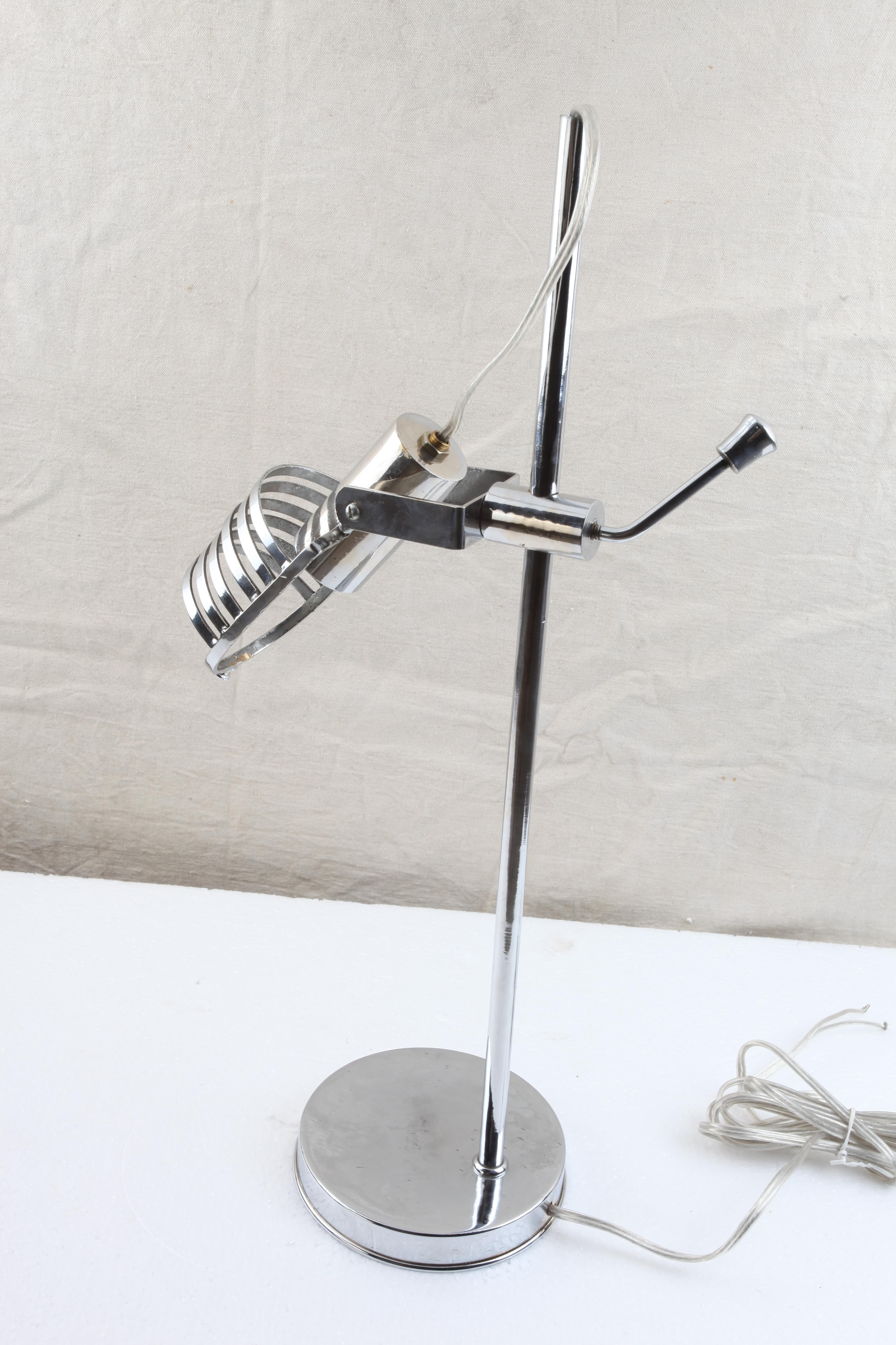 European Mid-Century Modern Chrome Adjustable Desk Light For Sale