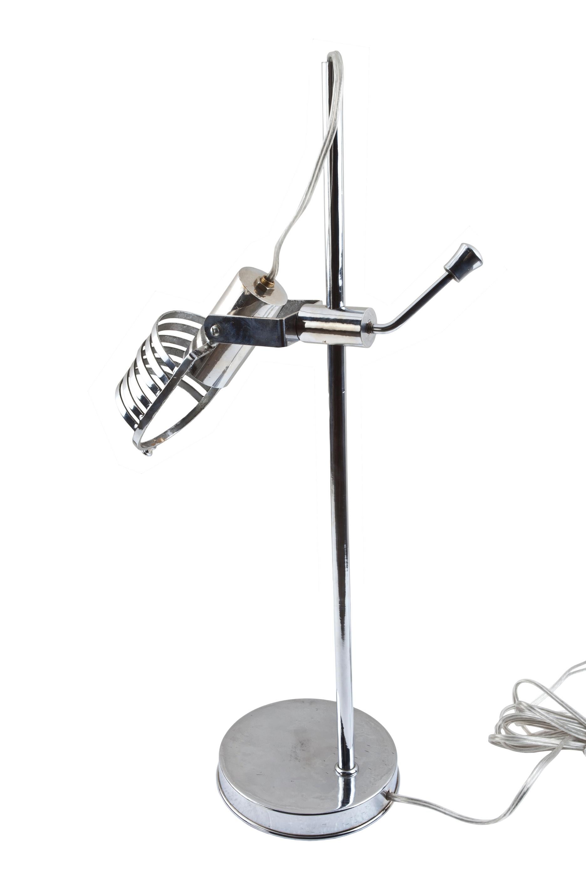 Mid-Century Modern Chrome Adjustable Desk Light For Sale 1