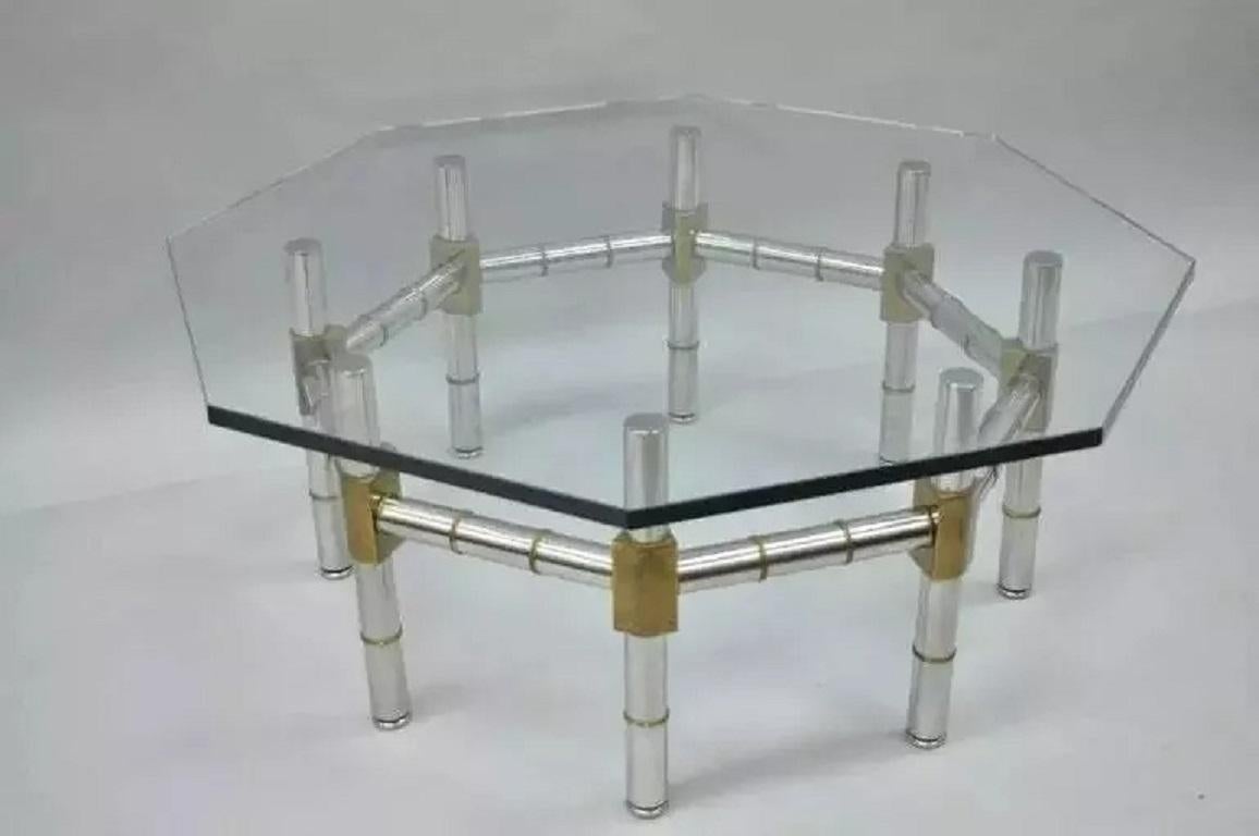 Table basse octogonale à plateau en verre, chrome et laiton, The Modernity en vente 2