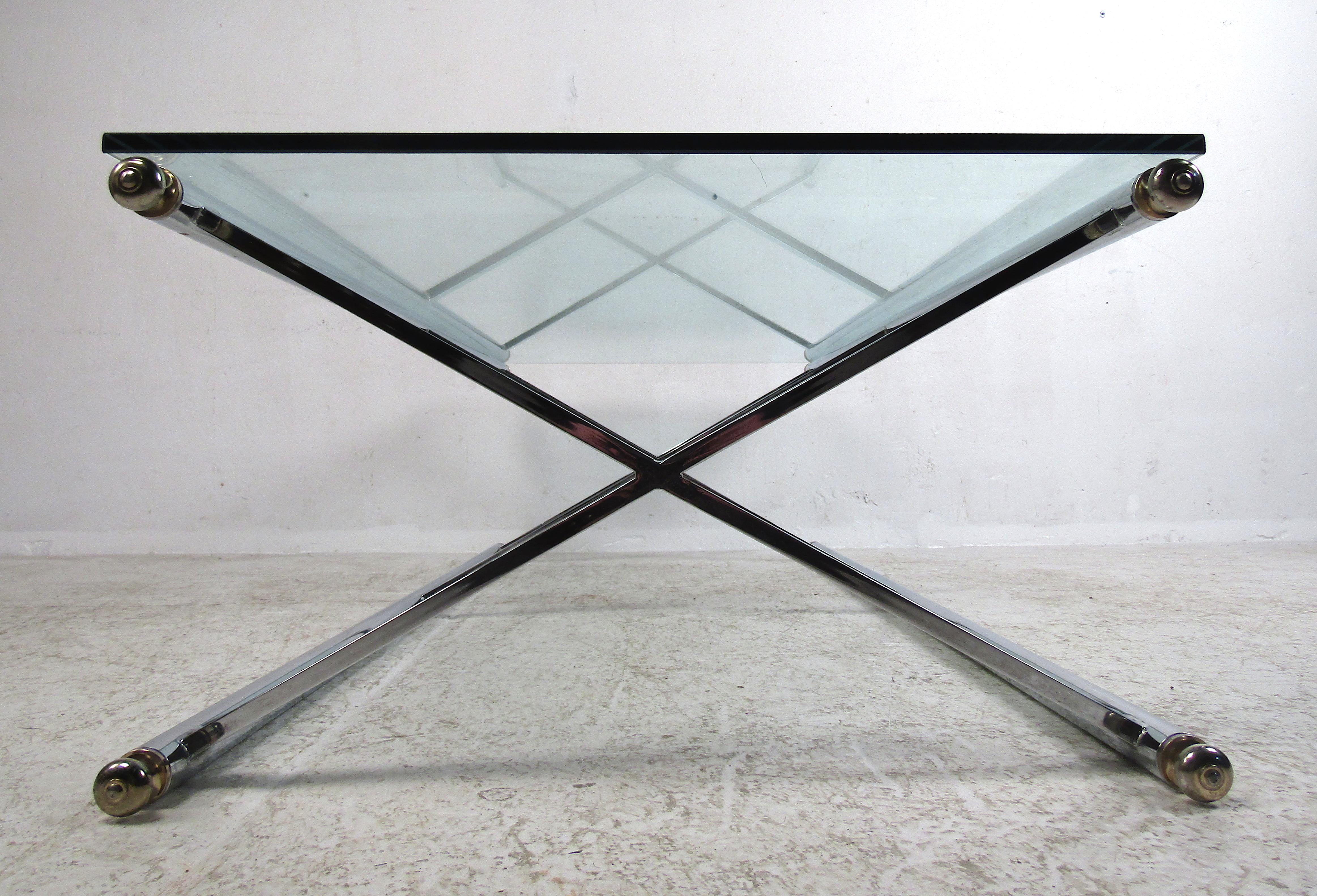 Mid-Century Modern Chrome and Glass Coffee Table For Sale 3