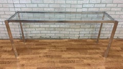 Consola moderna de cromo y cristal para sofá de mediados de siglo