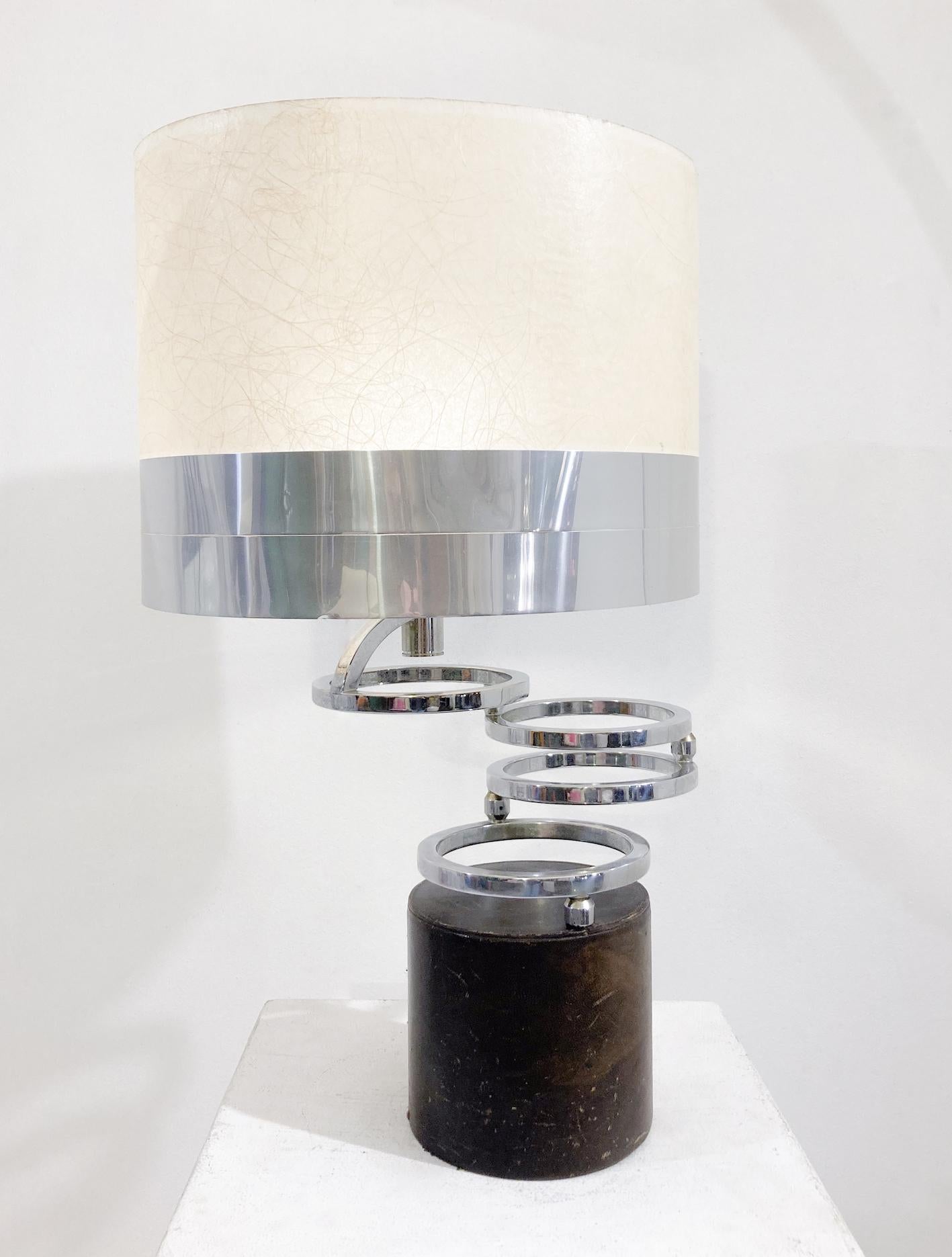 Mid-Century Modern Chrome and Leather Table Lamp In Good Condition For Sale In Brussels, BE