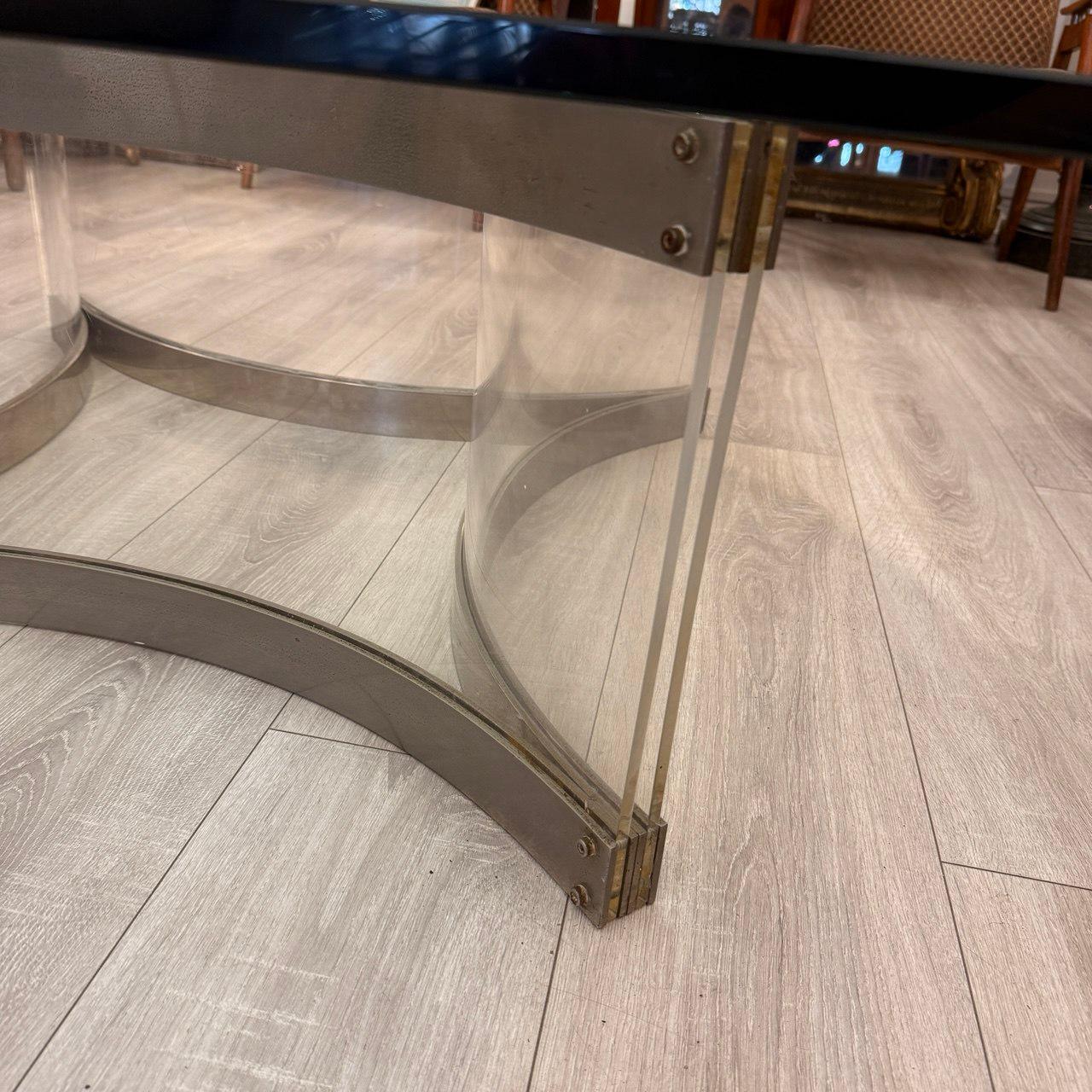 Mid-Century Modern Chrome and Lucite Coffee Table by Alessandro Albrizzi, 1970 In Good Condition For Sale In NICE, FR