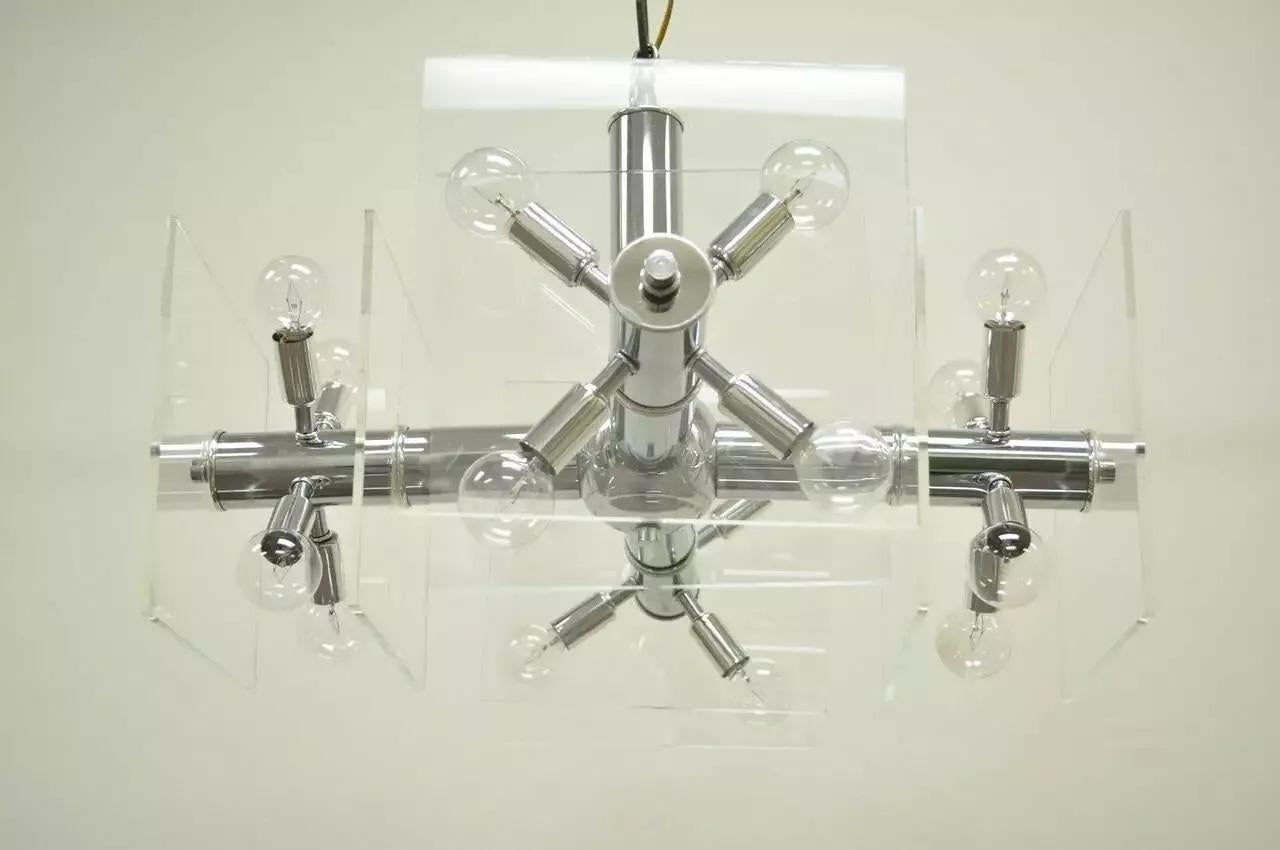 Sconosciuto Lampadario Sputnik a forma di orbita in cromo e lucite della metà del secolo scorso in vendita